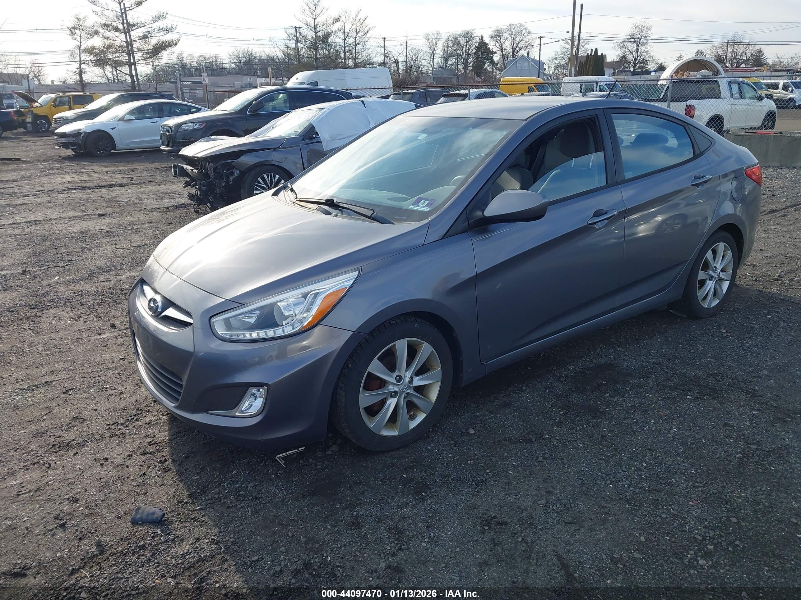 HYUNDAI ACCENT image 2