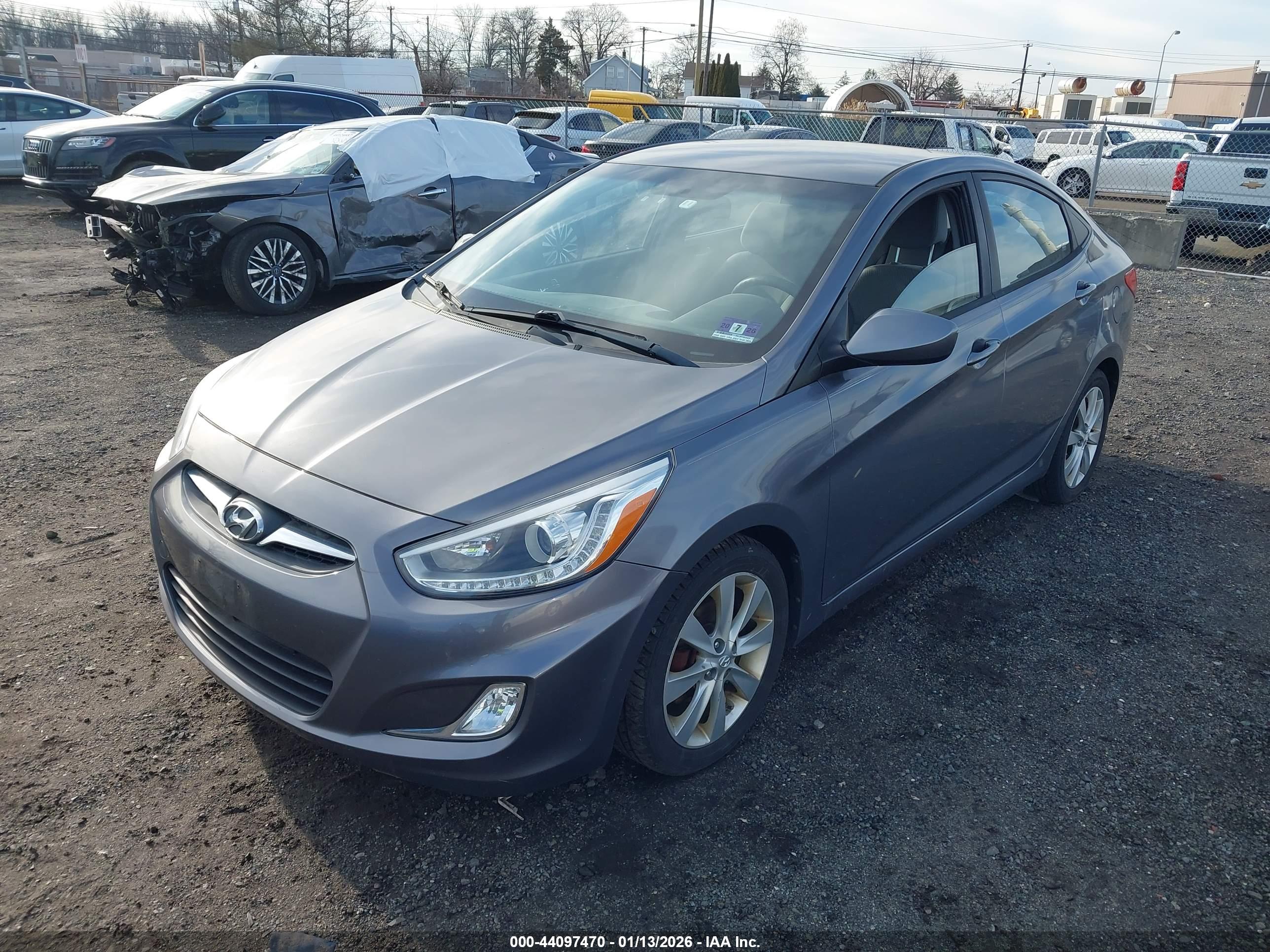 HYUNDAI ACCENT image 6