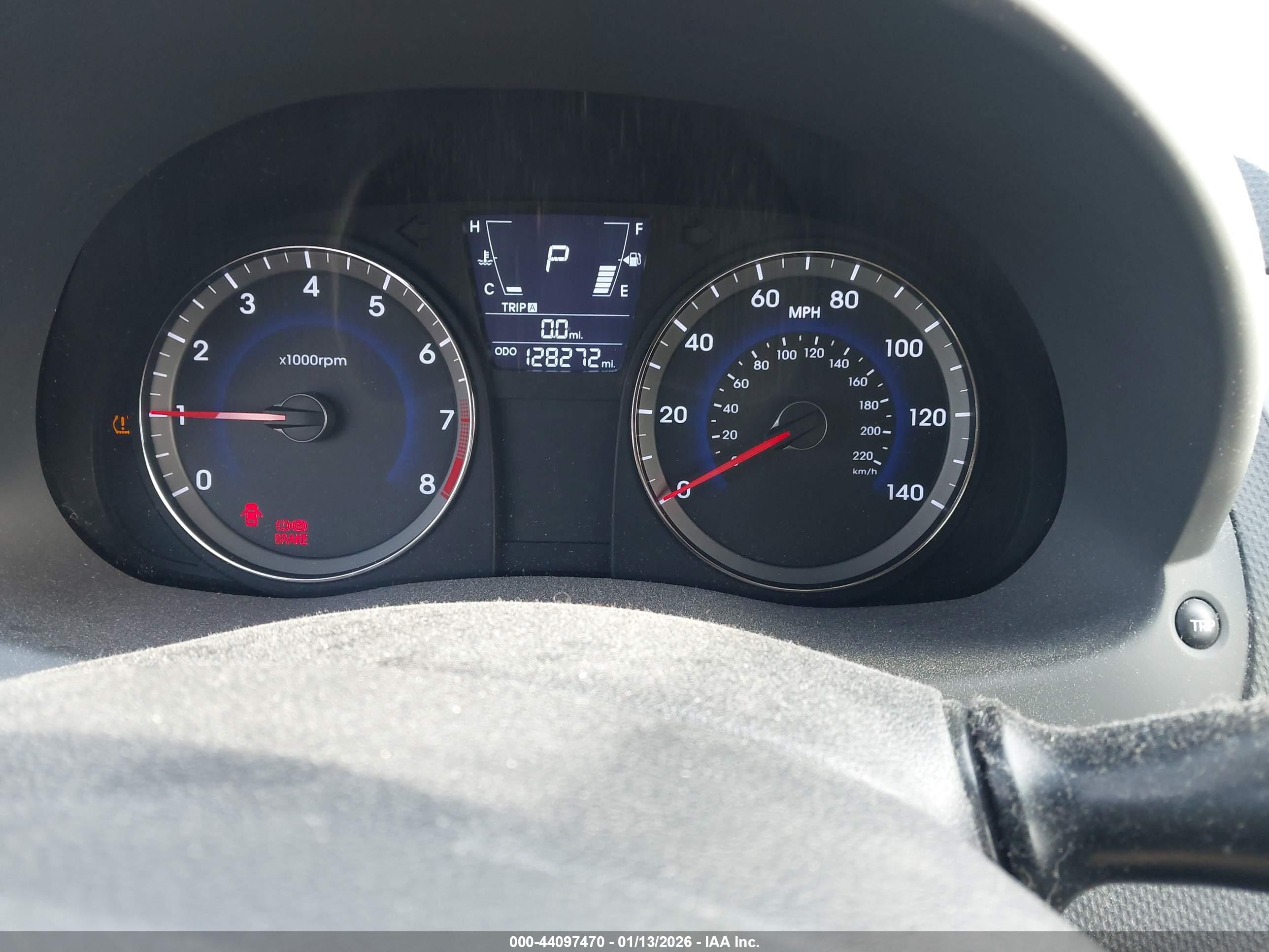 HYUNDAI ACCENT image 7