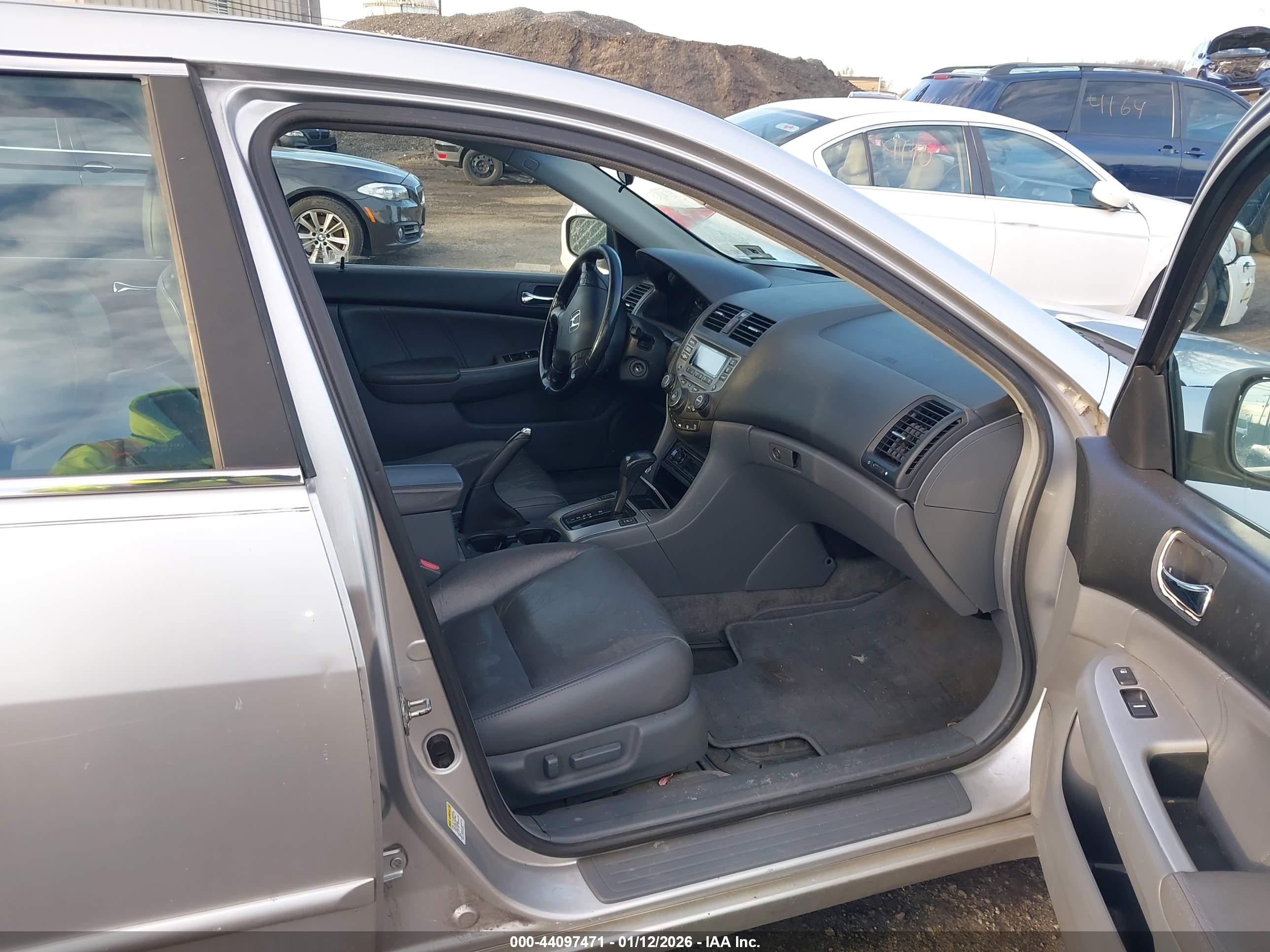 HONDA ACCORD image 5