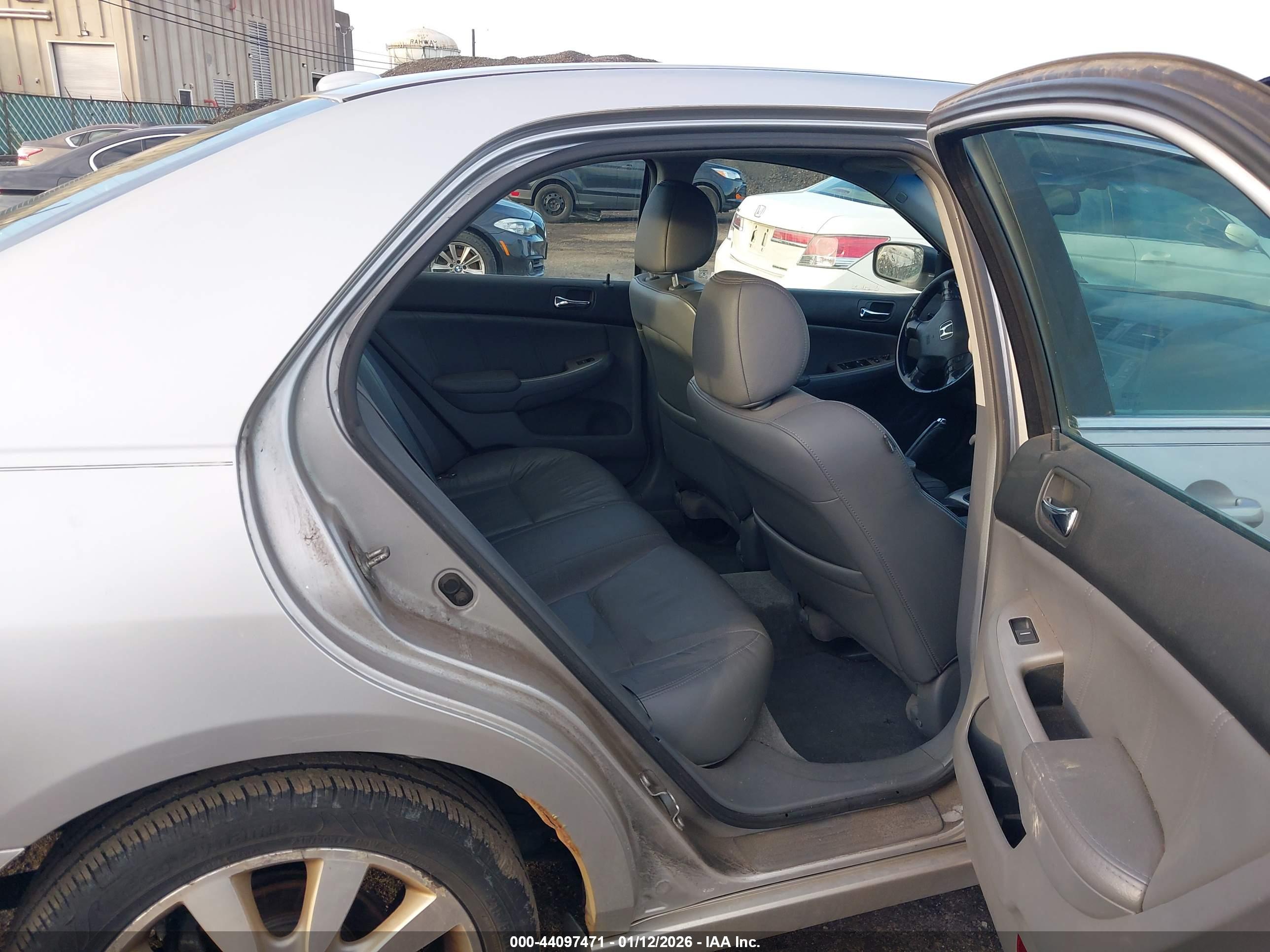 HONDA ACCORD image 8