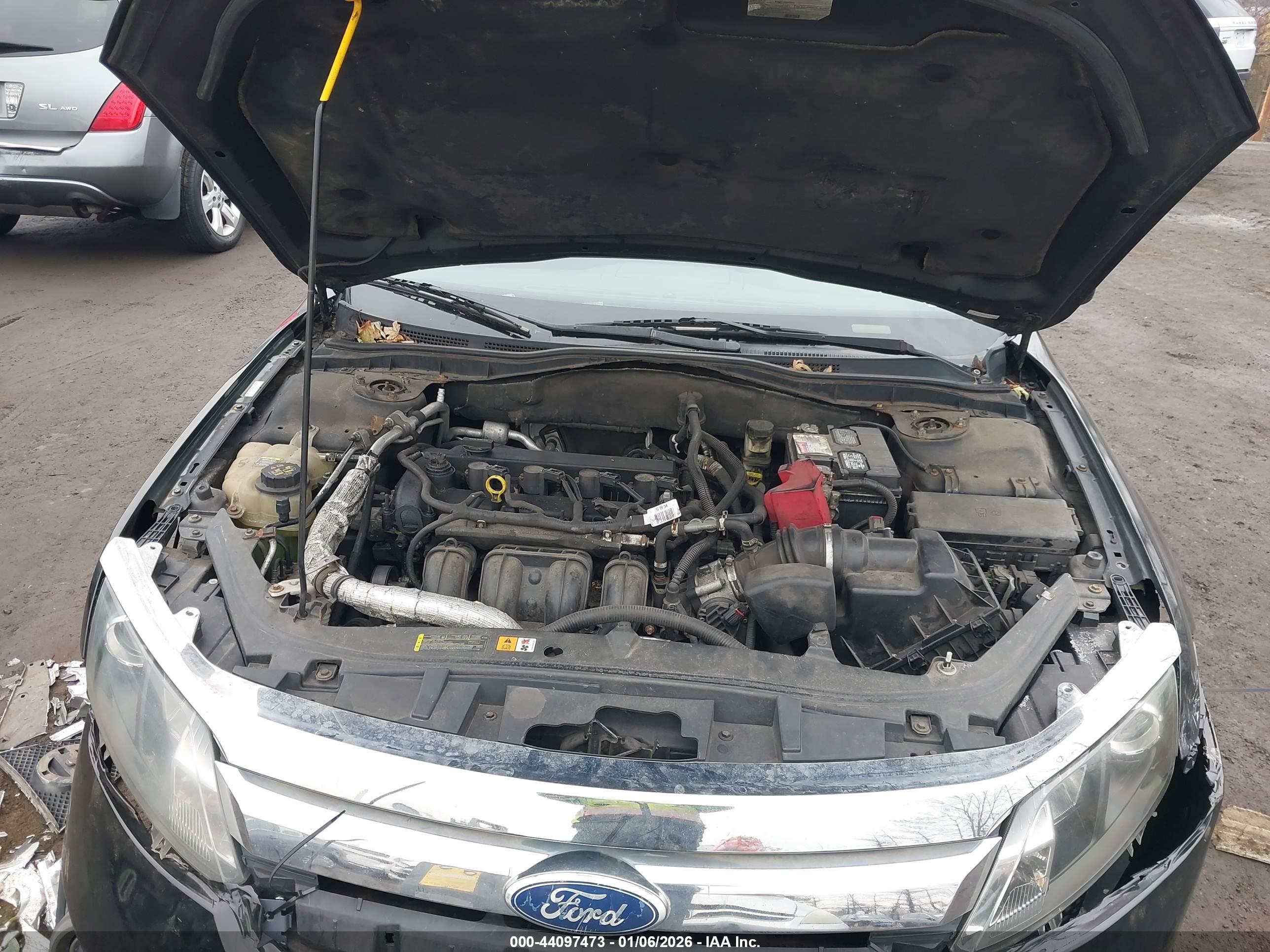 FORD FUSION image 10