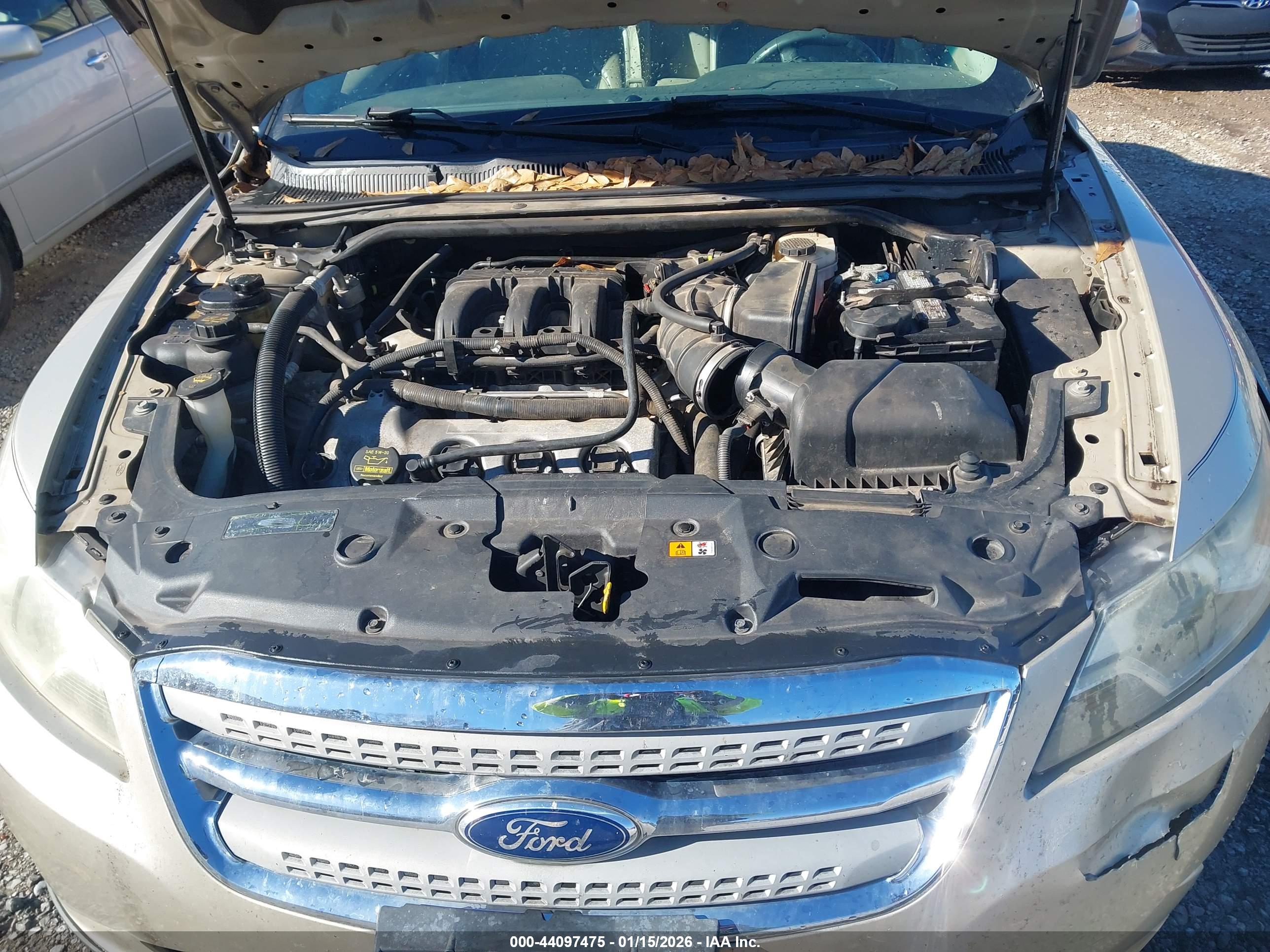 FORD TAURUS image 10