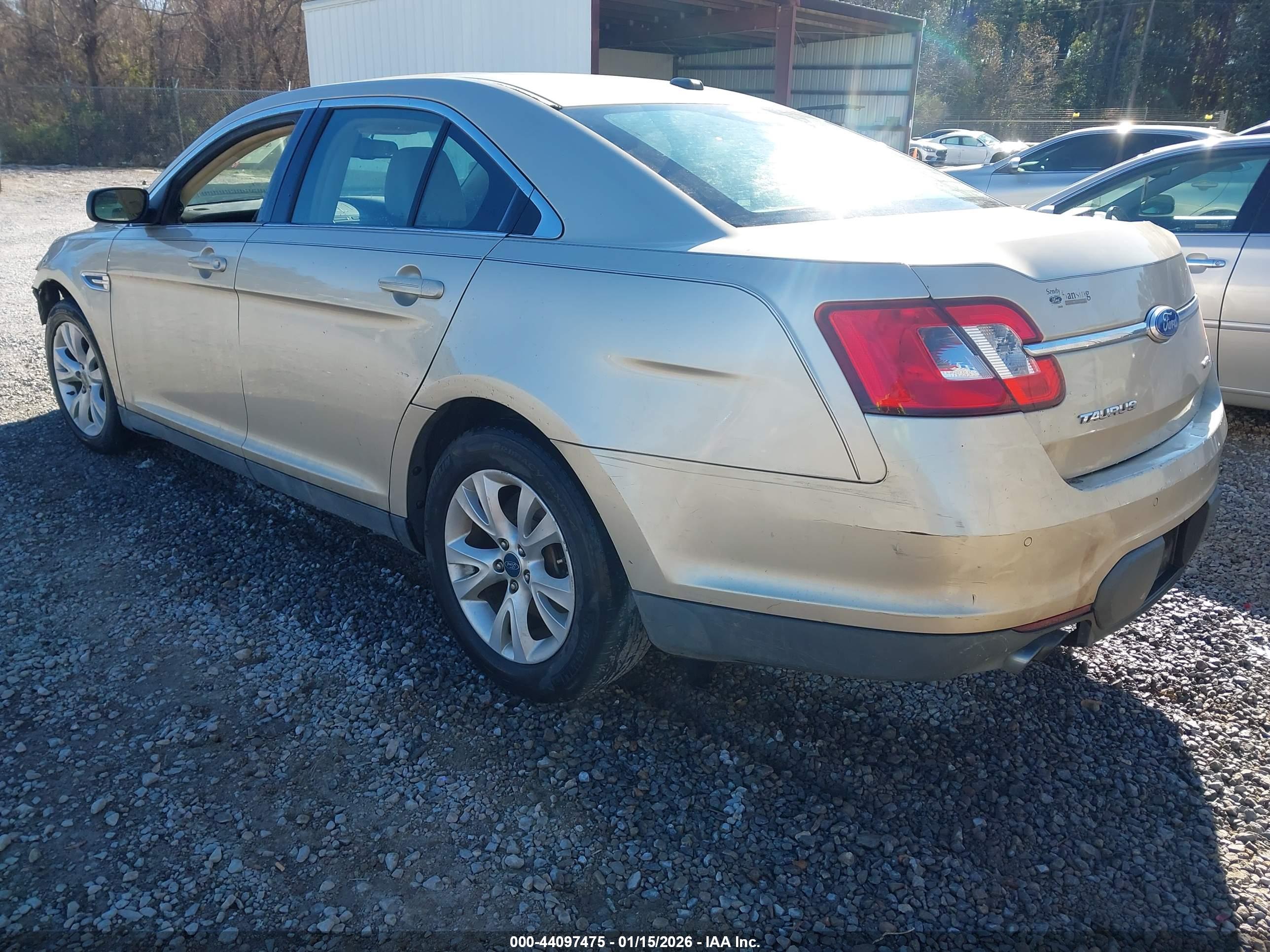FORD TAURUS image 3