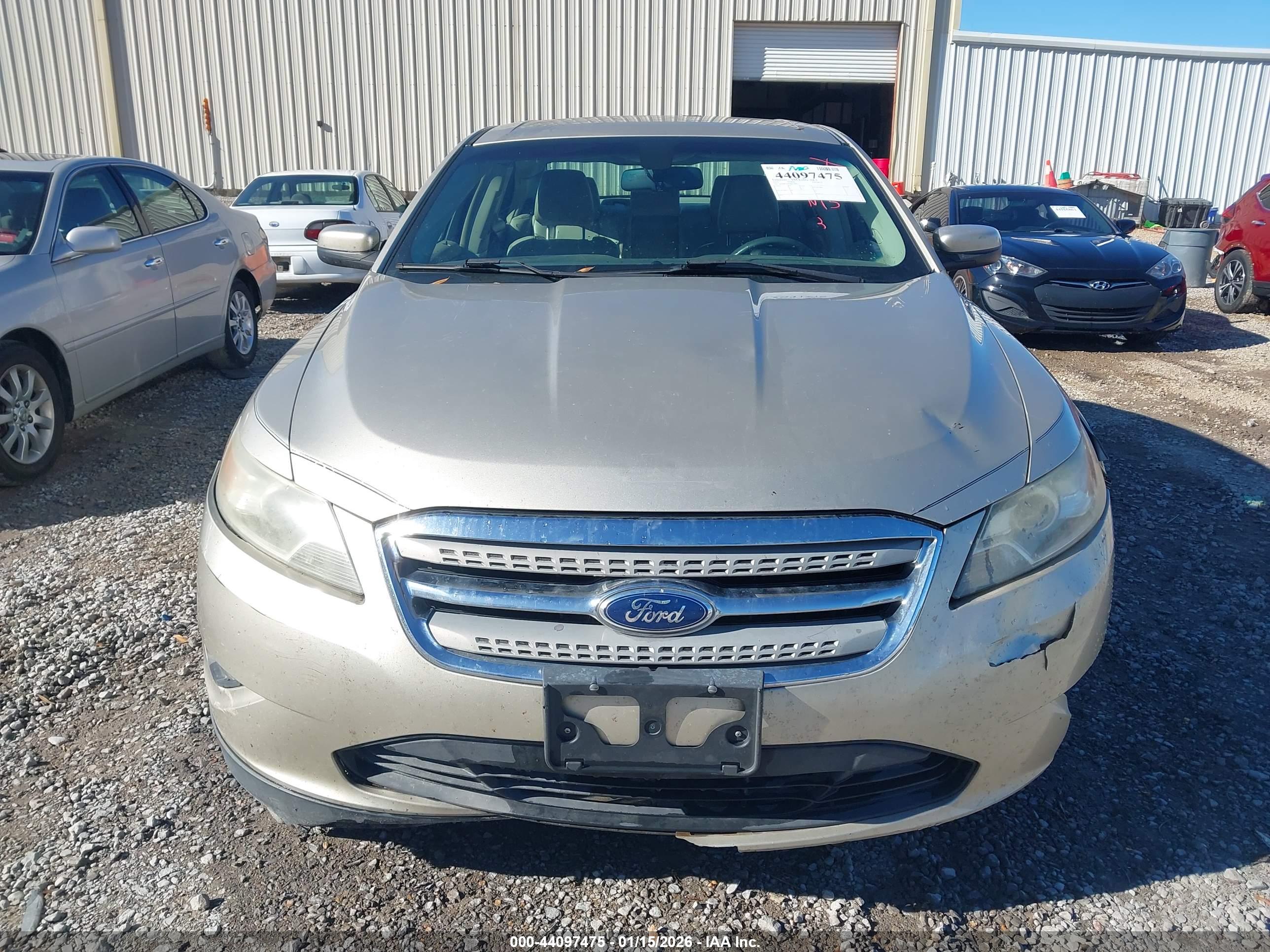 FORD TAURUS image 6