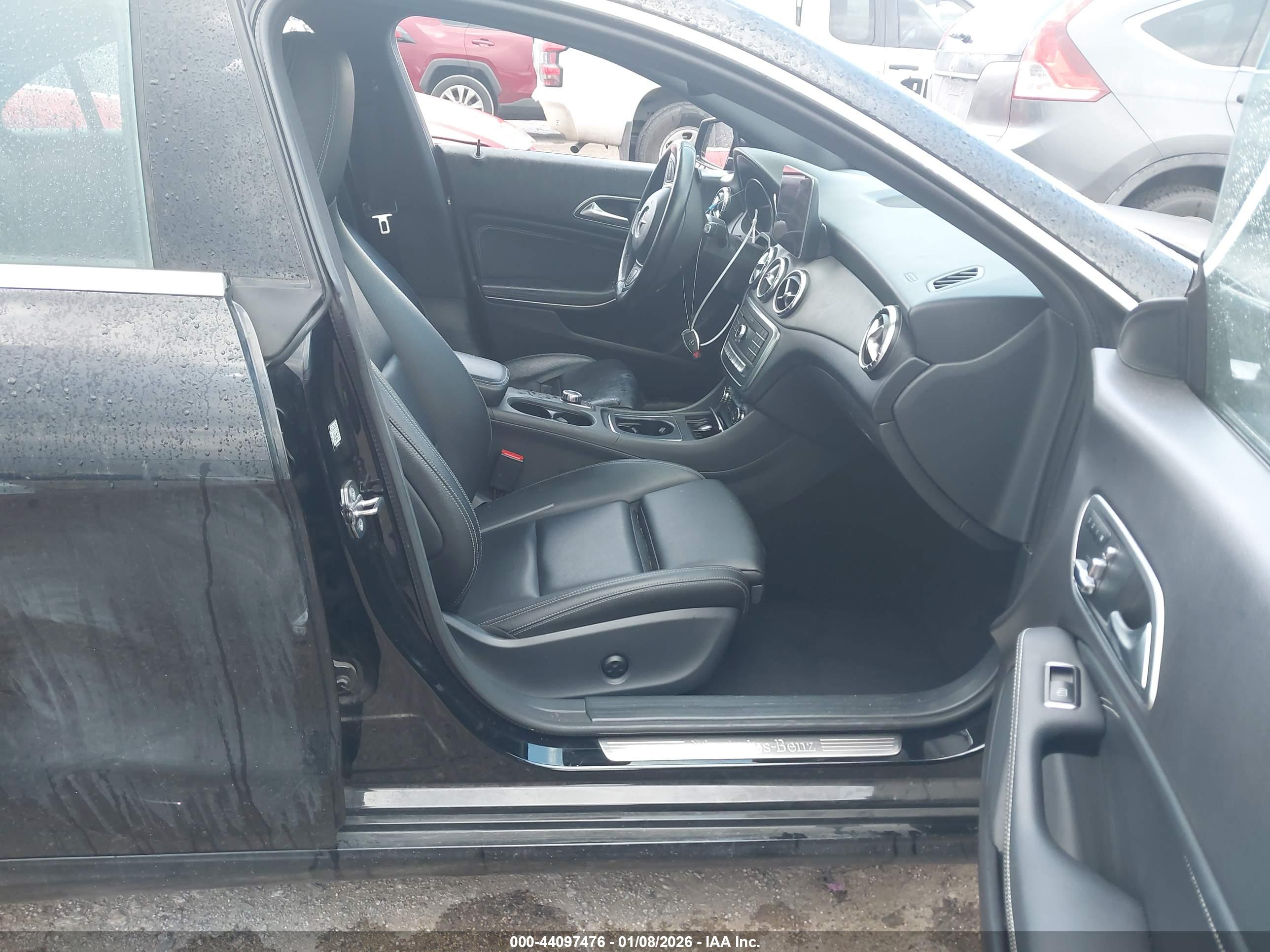 MERCEDES-BENZ CLA image 5