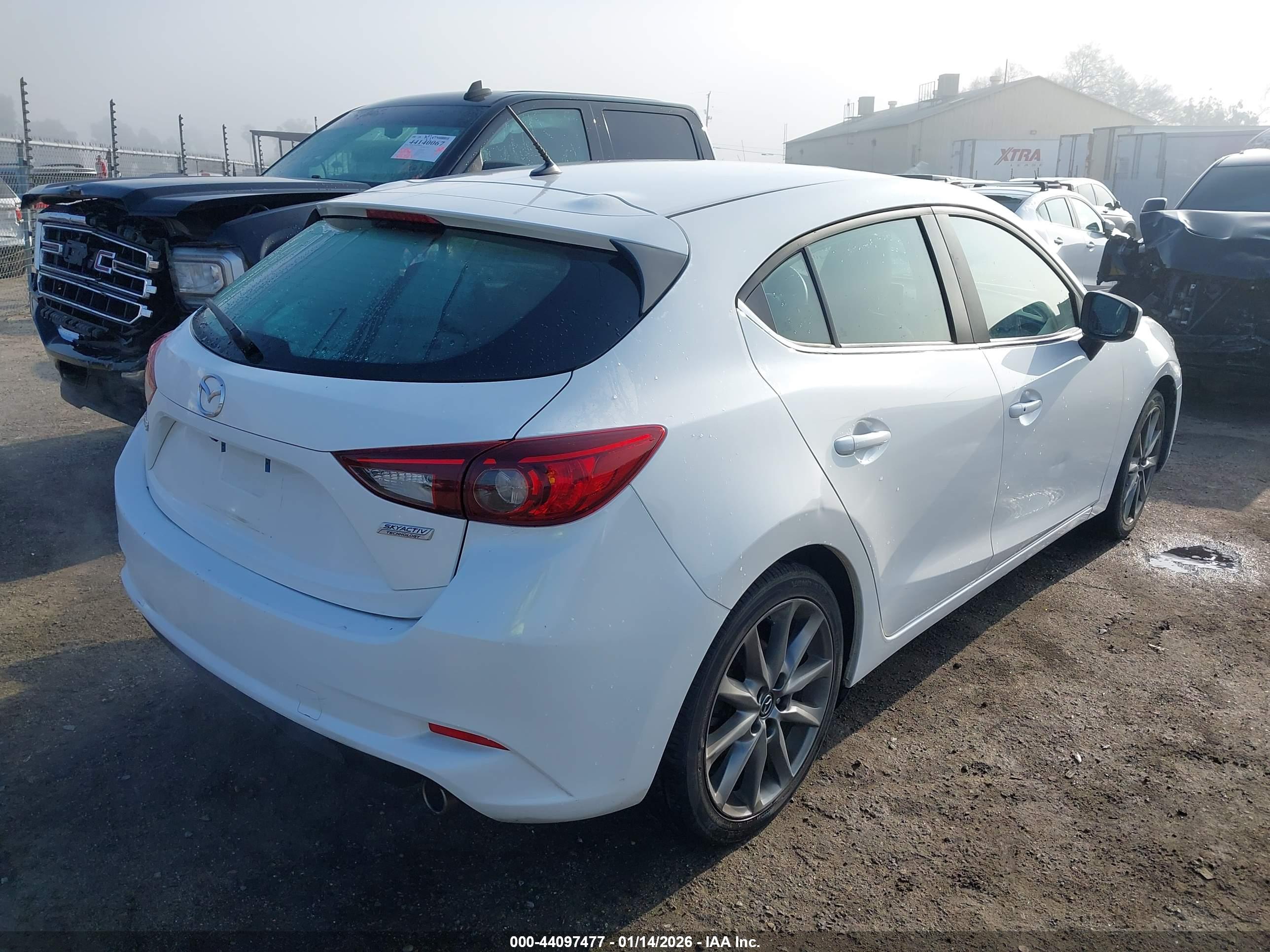 MAZDA MAZDA3 image 4