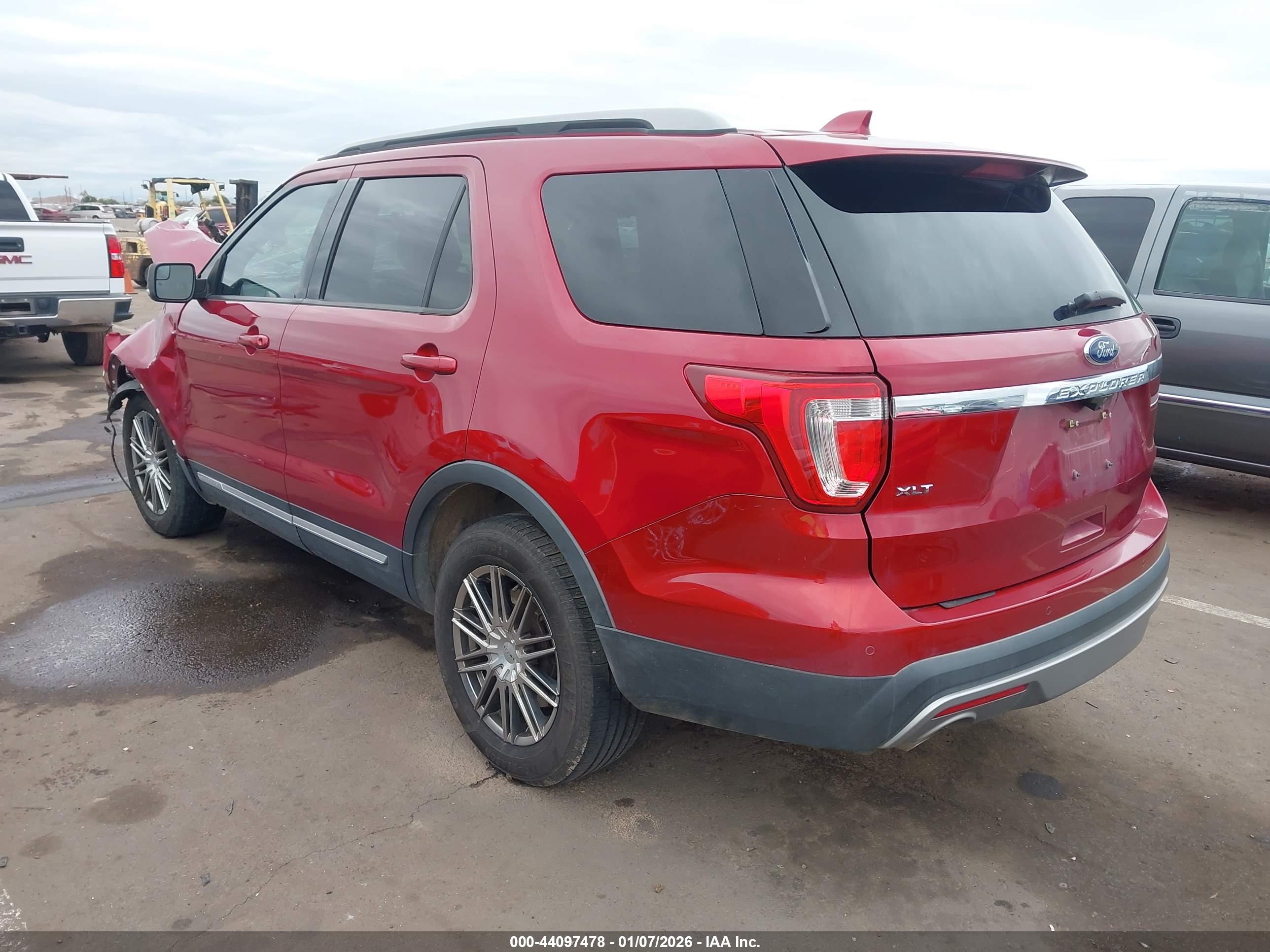 FORD EXPLORER image 3