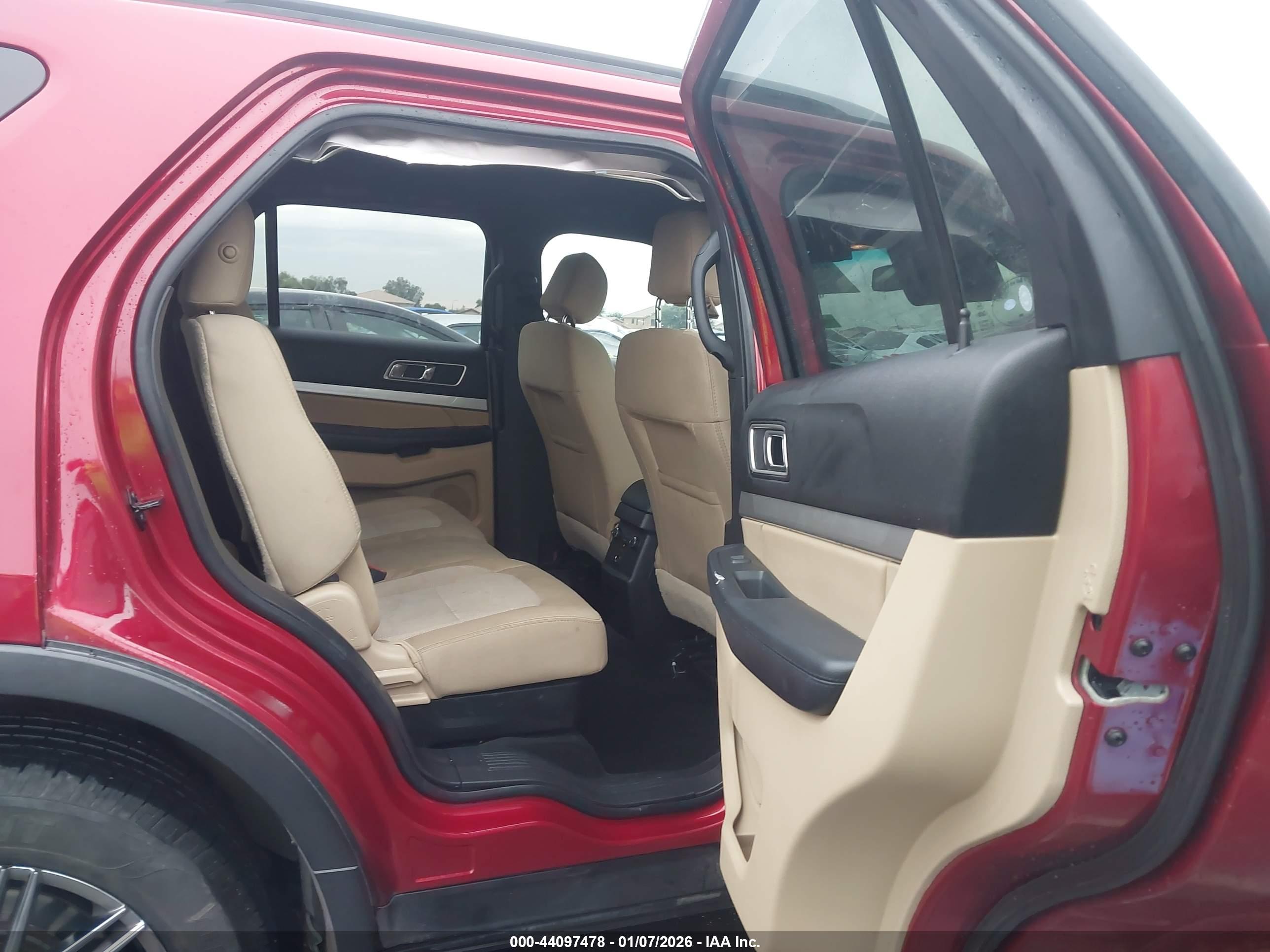 FORD EXPLORER image 8