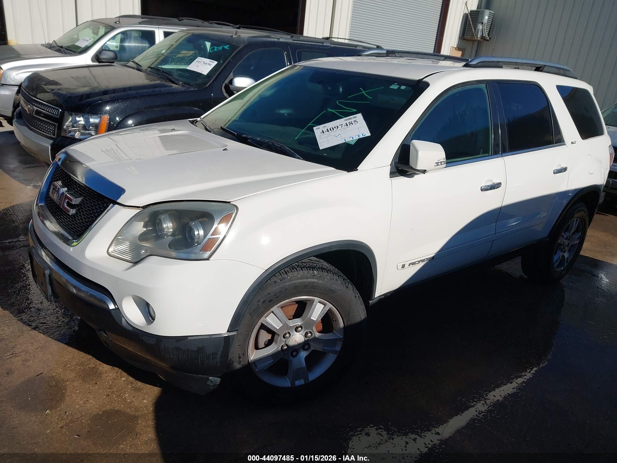 GMC ACADIA image 2