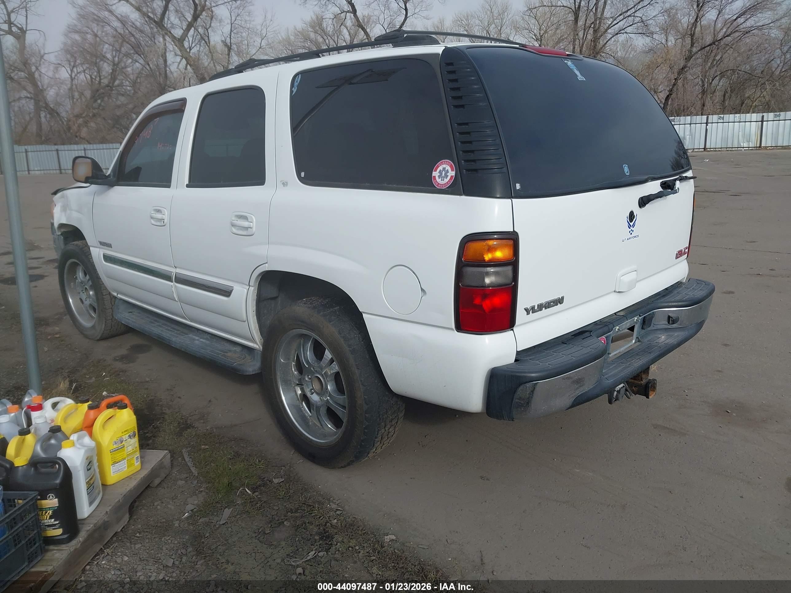 GMC YUKON image 3