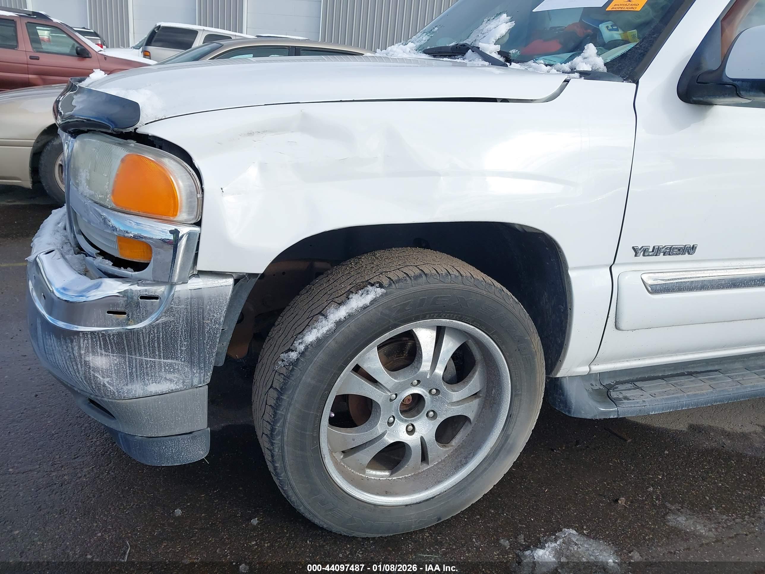 GMC YUKON image 6