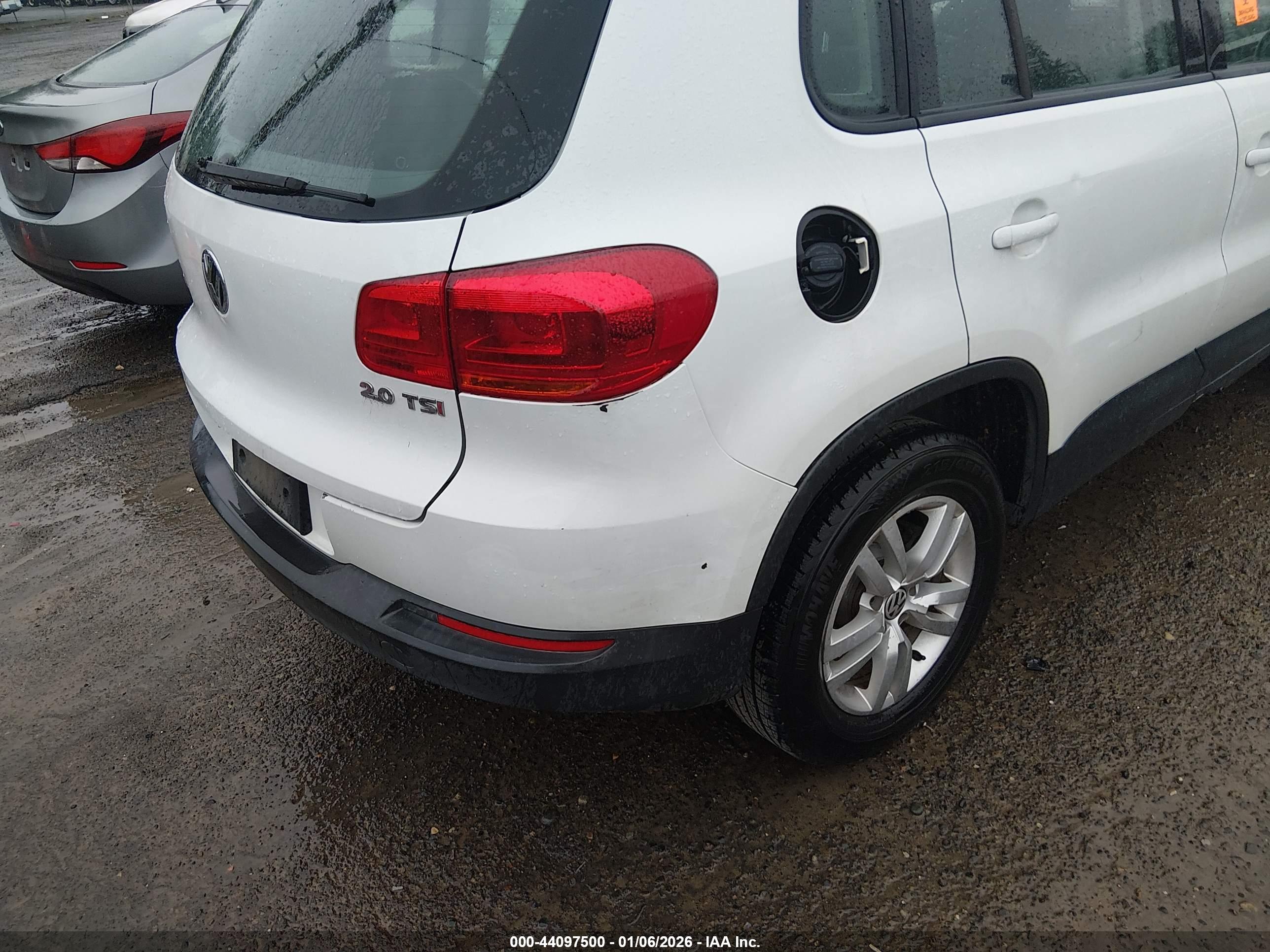 VOLKSWAGEN TIGUAN image 6
