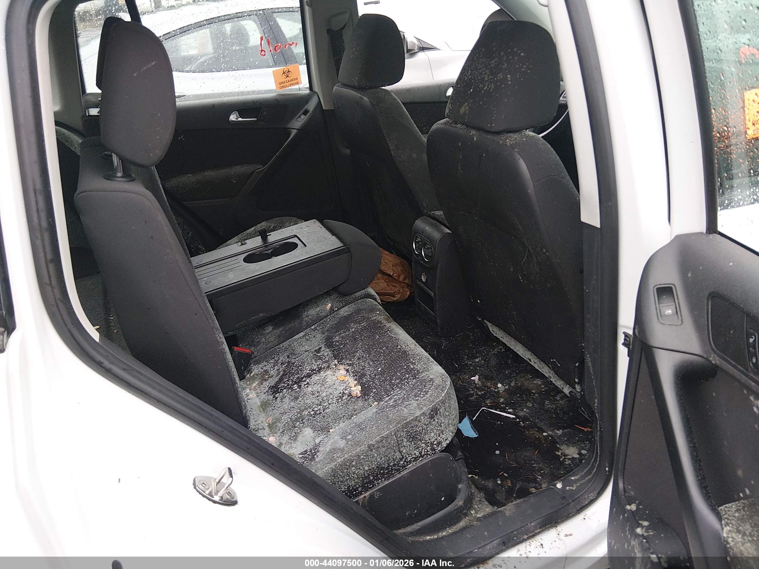 VOLKSWAGEN TIGUAN image 8