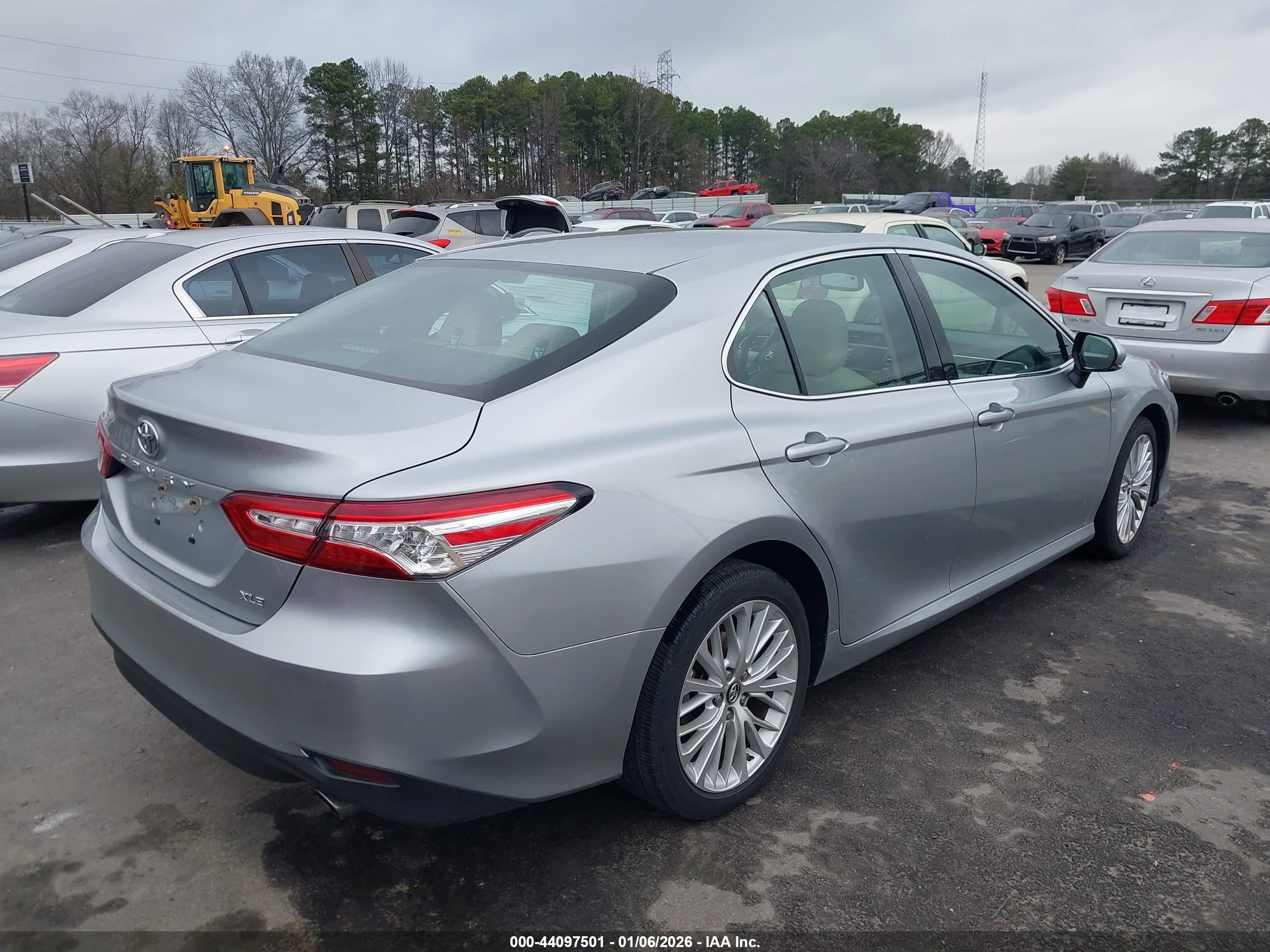 TOYOTA CAMRY image 4