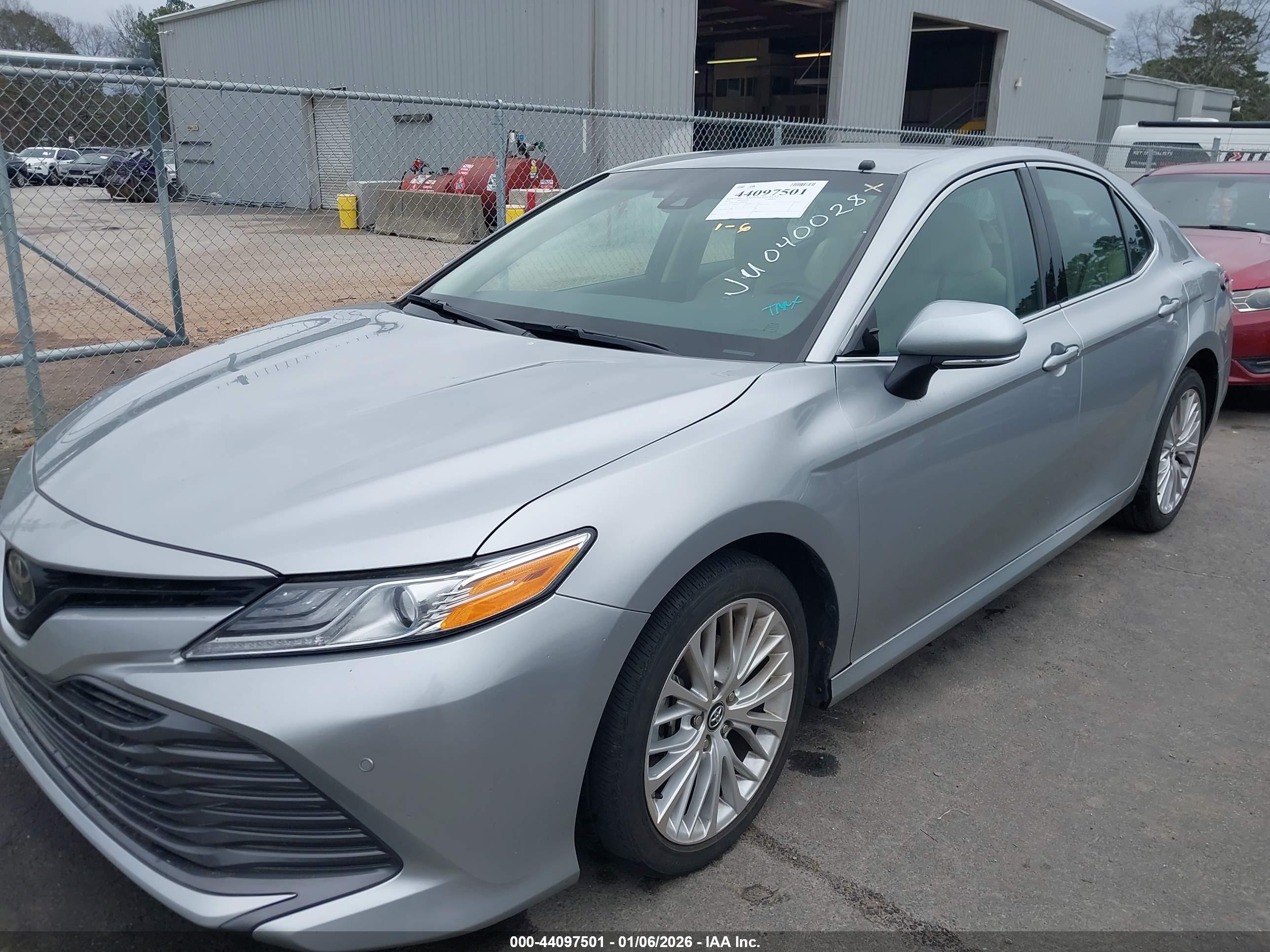 TOYOTA CAMRY image 6