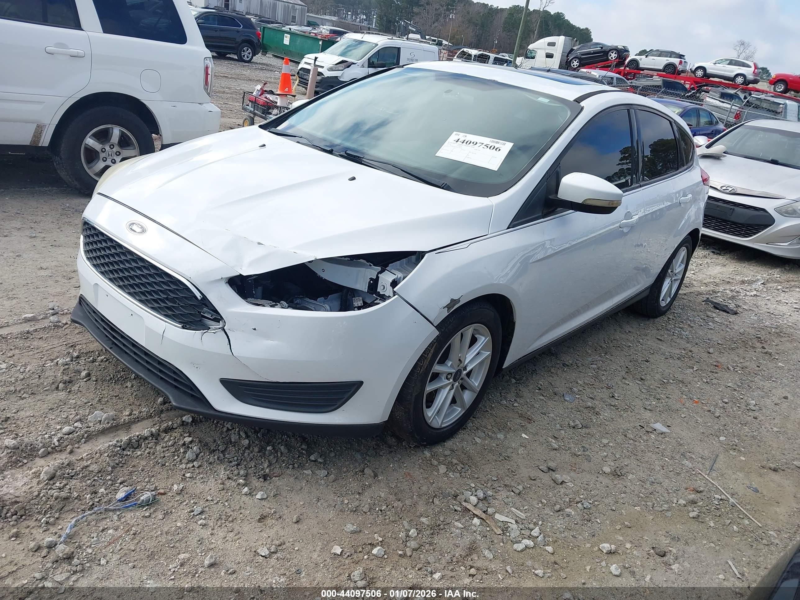 FORD FOCUS image 2