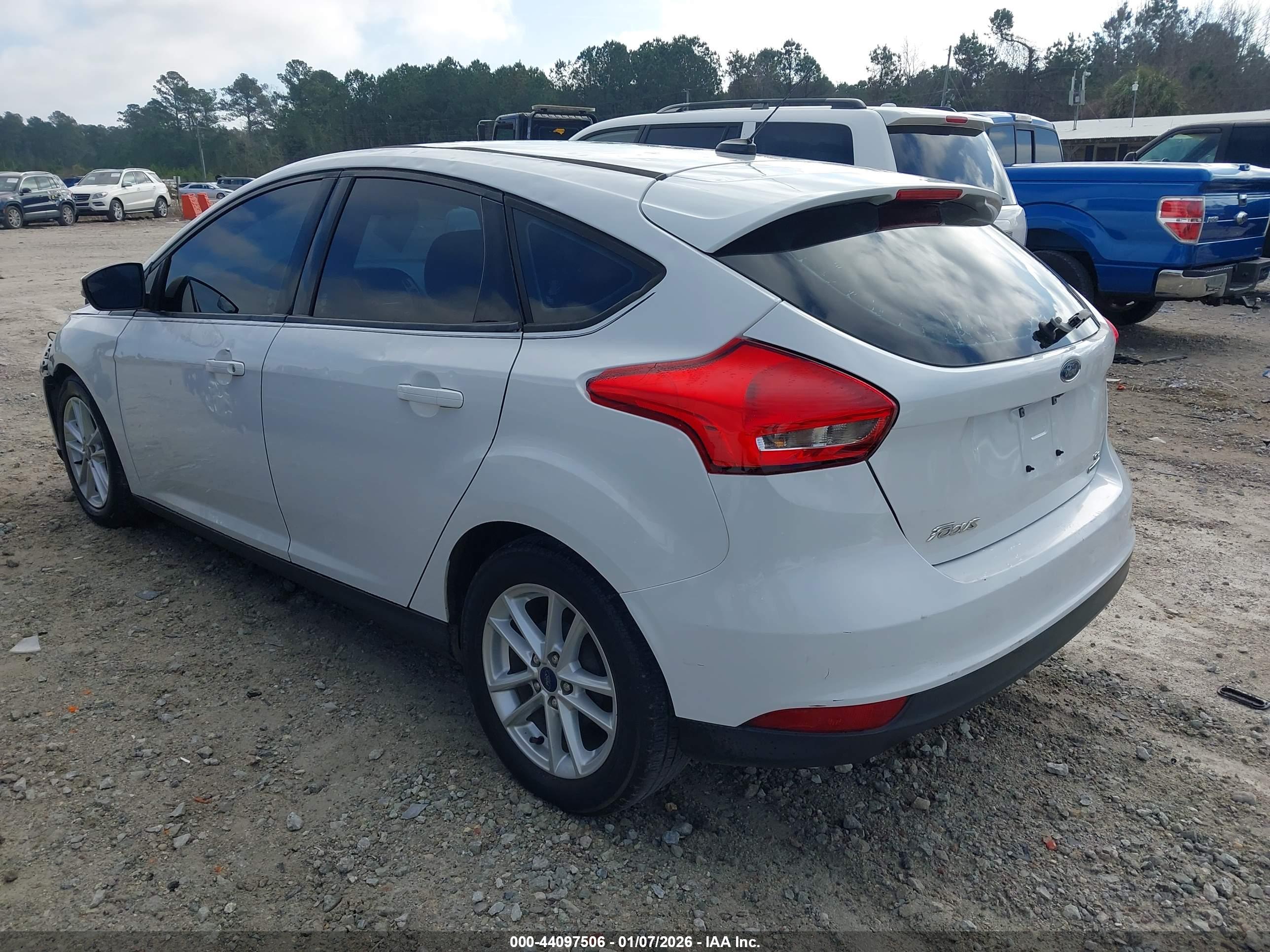 FORD FOCUS image 3