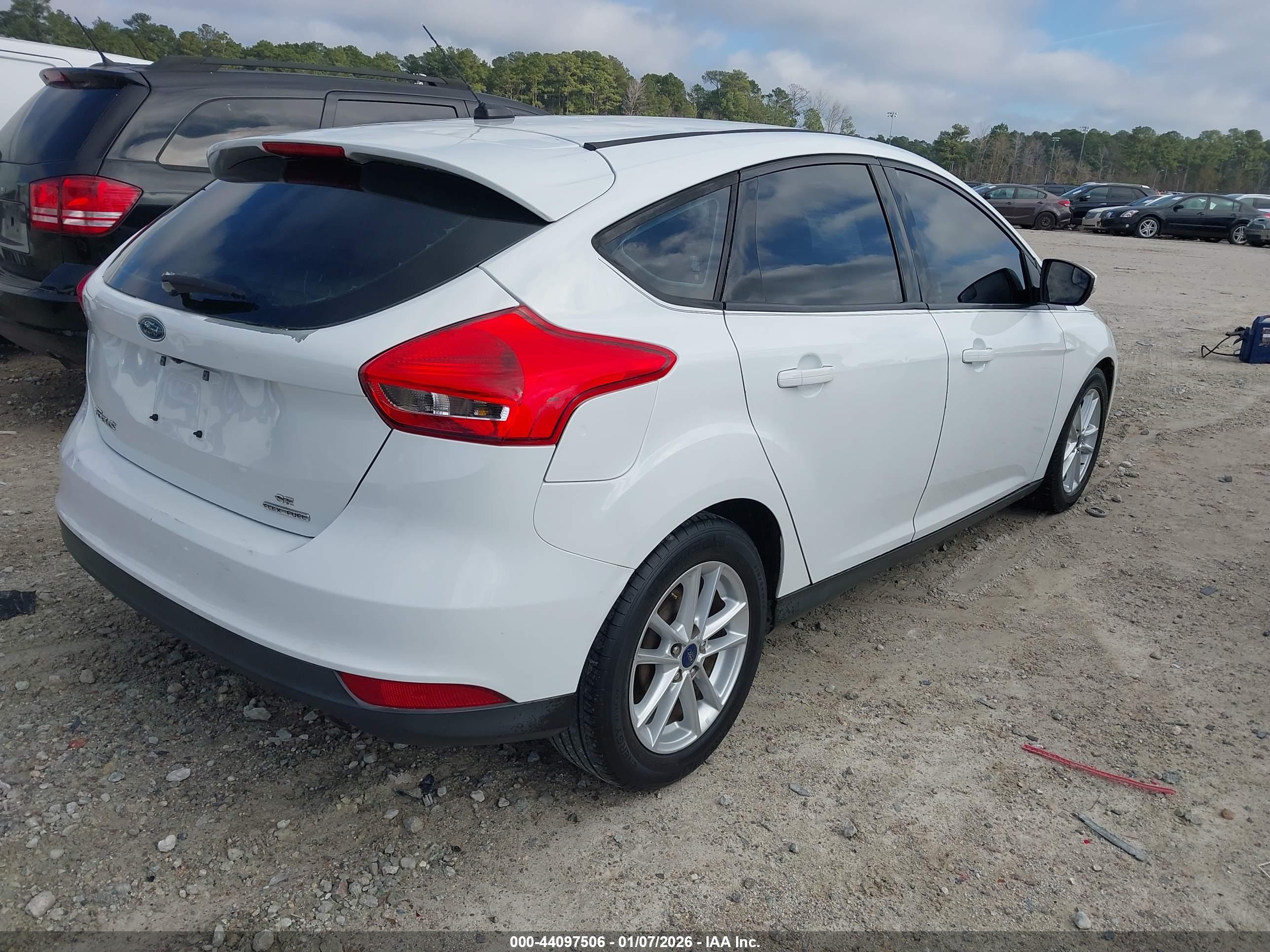 FORD FOCUS image 4