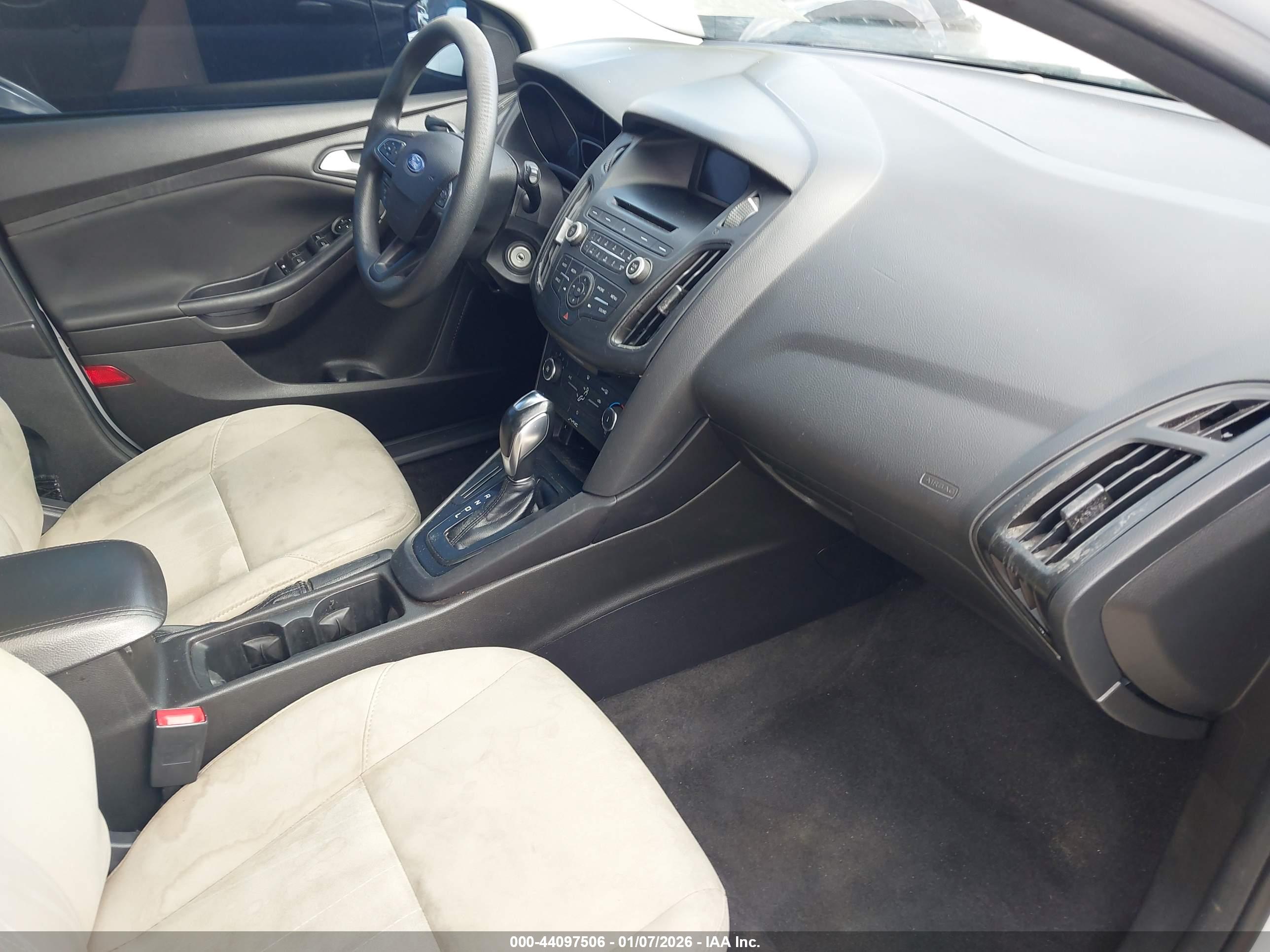 FORD FOCUS image 5