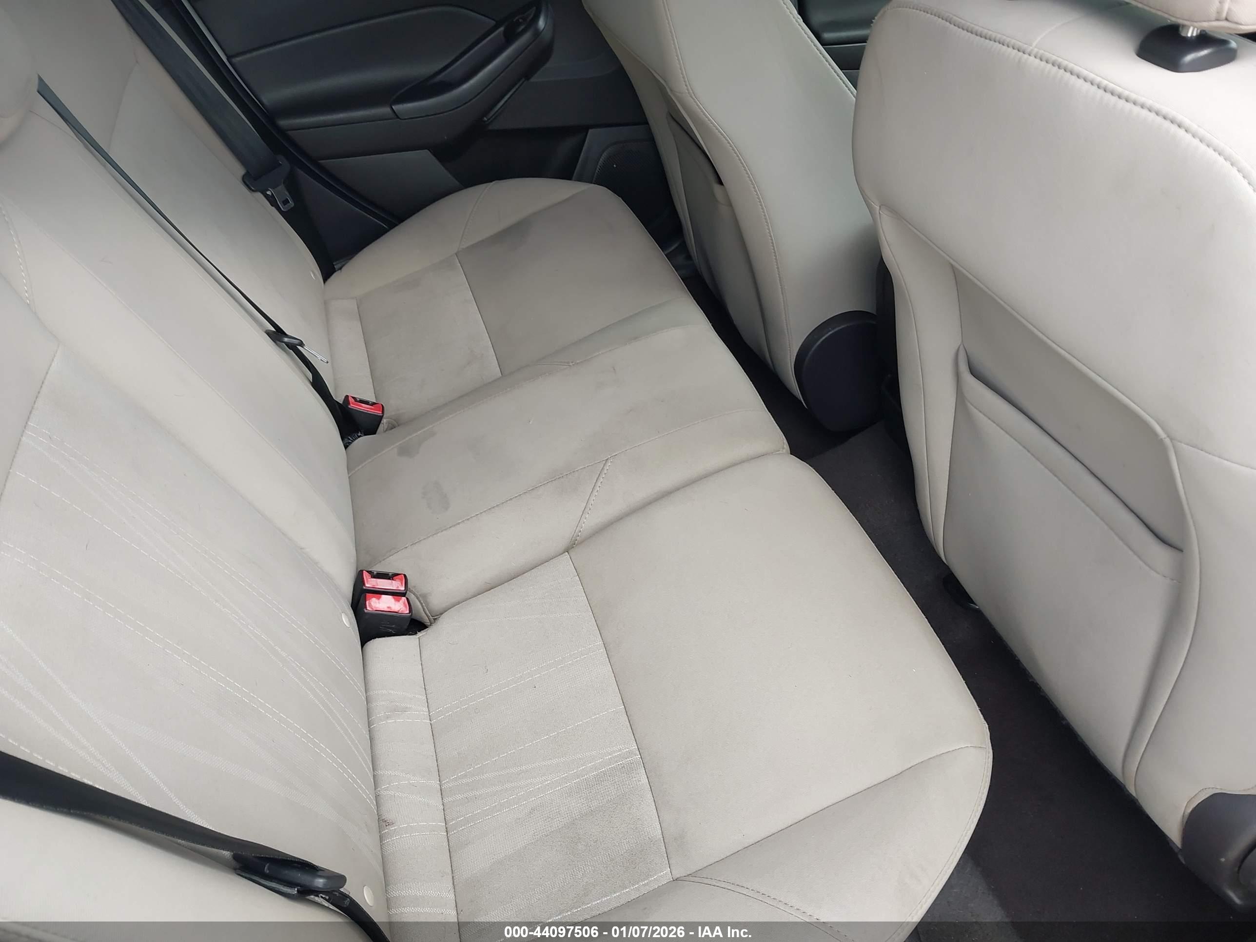 FORD FOCUS image 8
