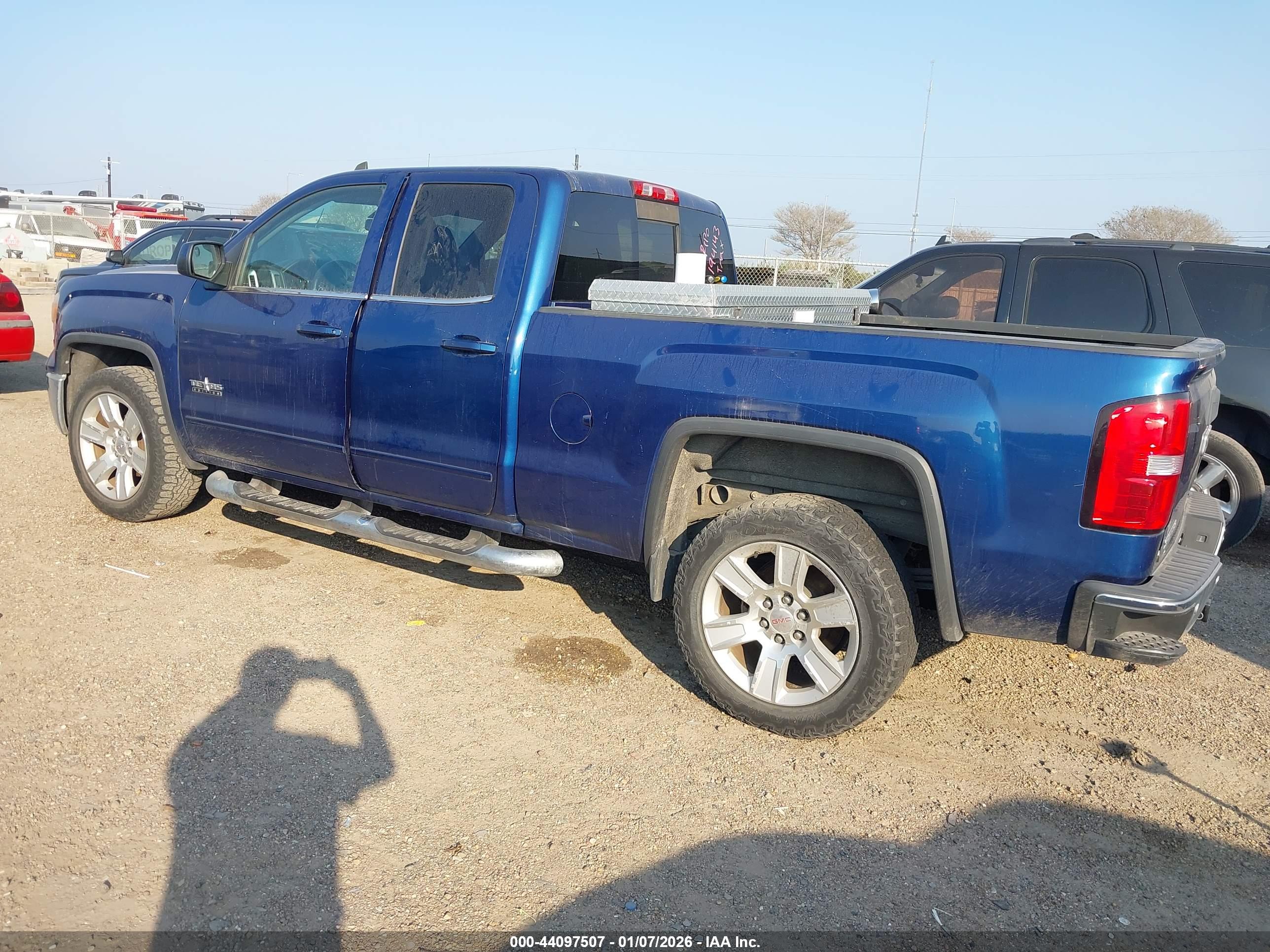 GMC SIERRA image 3