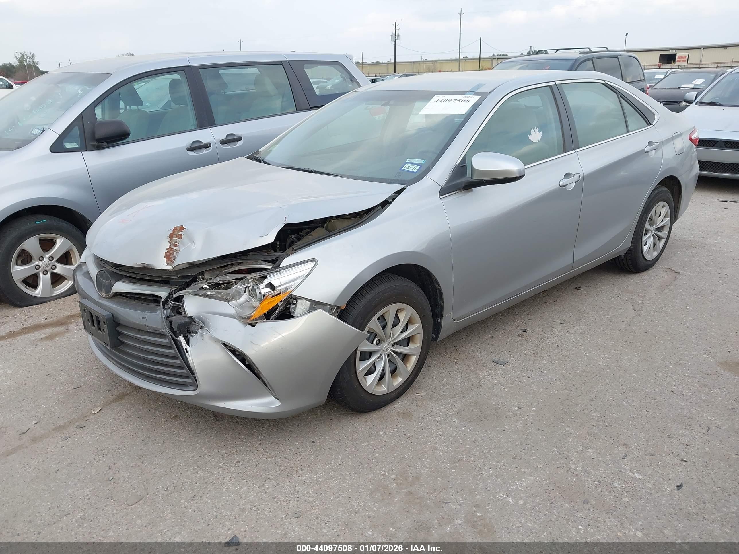 TOYOTA CAMRY image 2