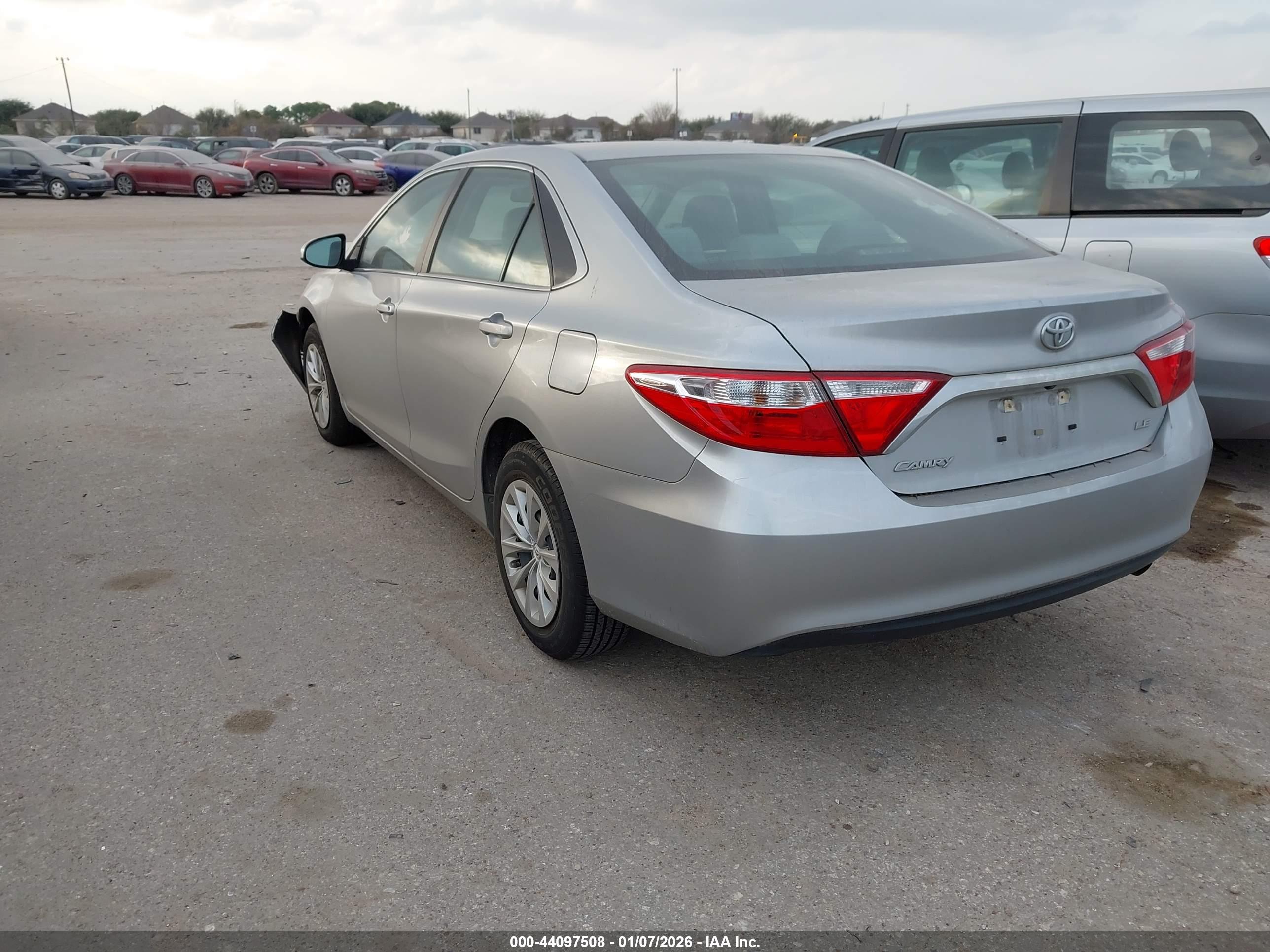 TOYOTA CAMRY image 3