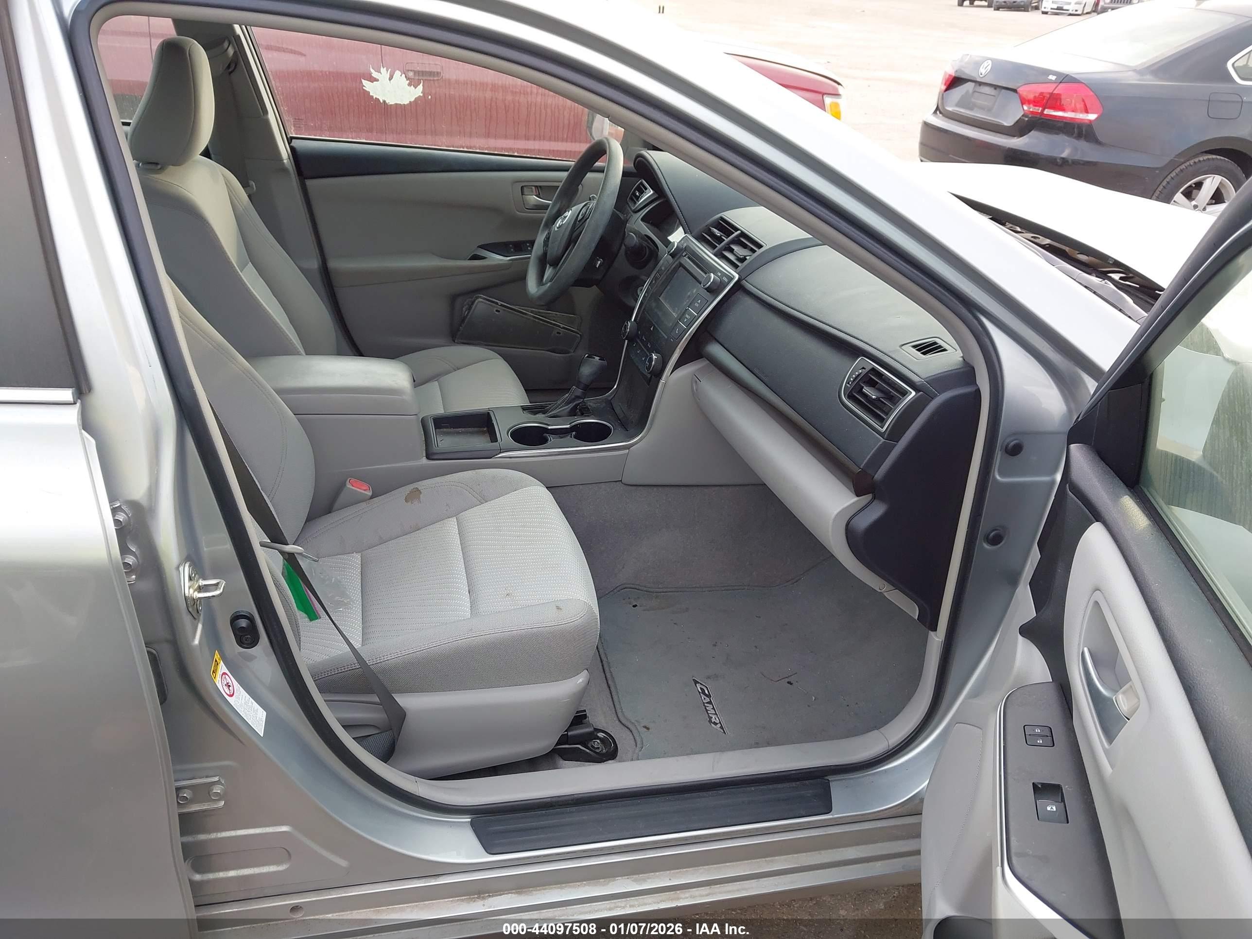 TOYOTA CAMRY image 5
