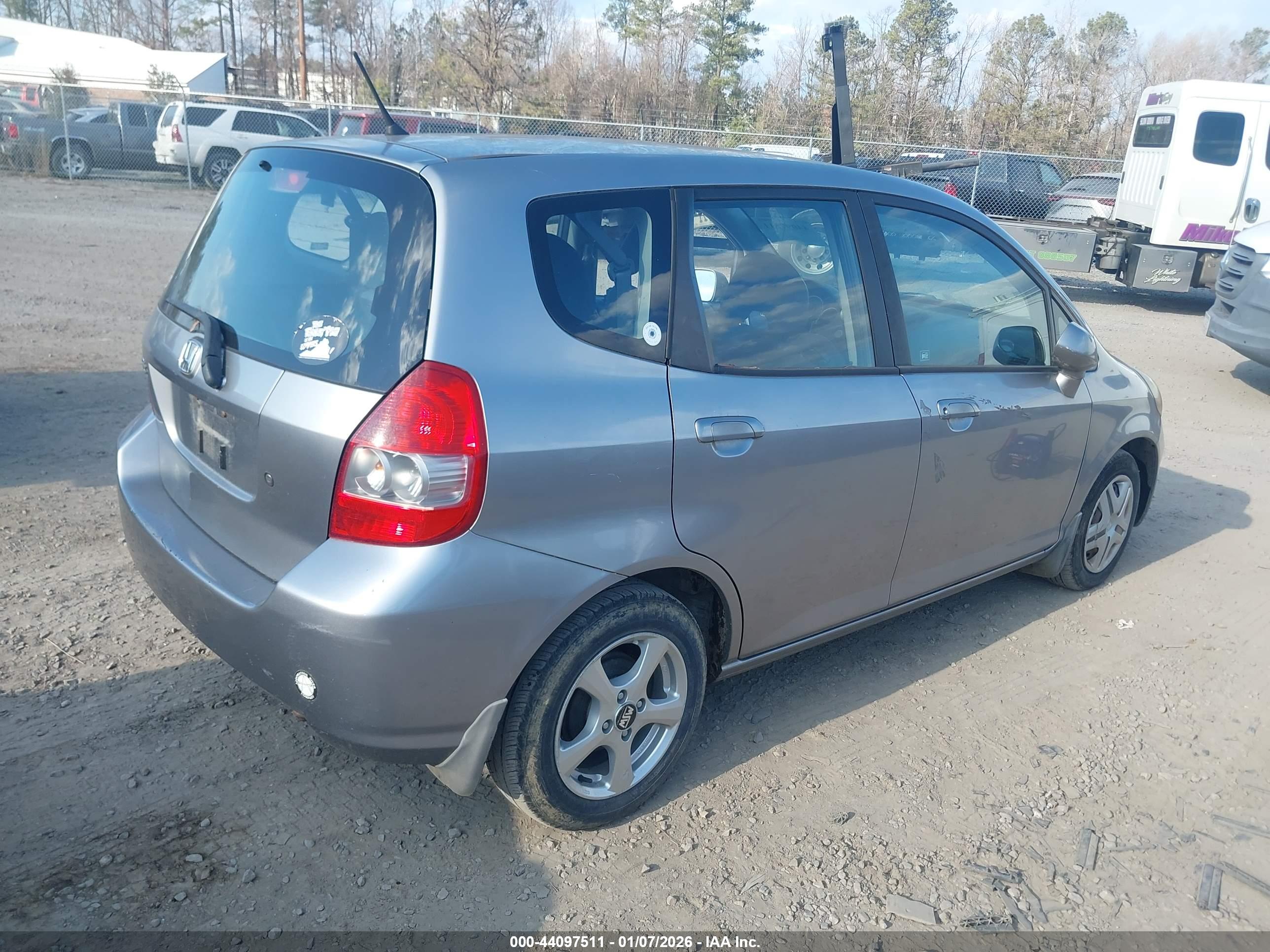 HONDA FIT image 4