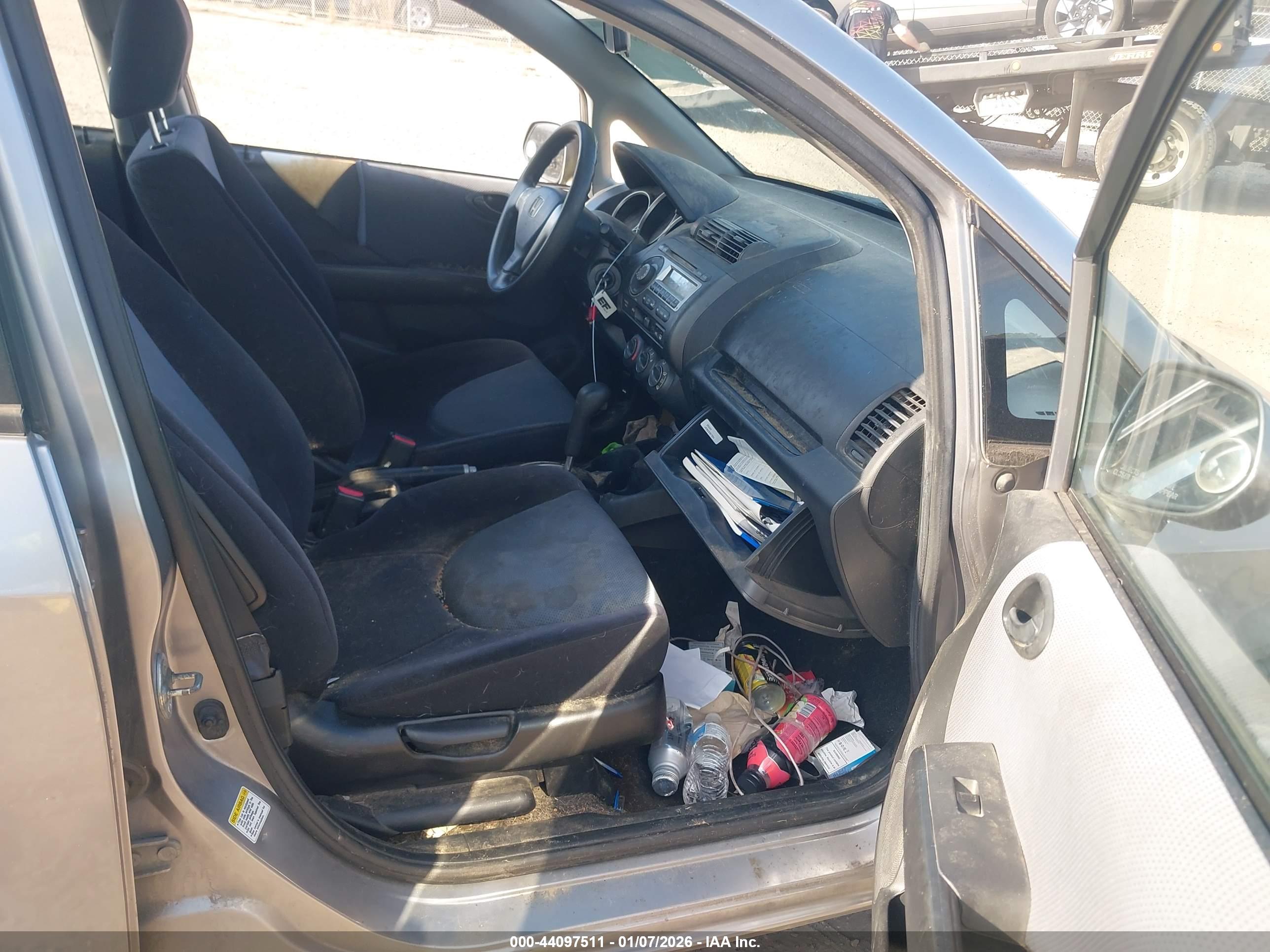 HONDA FIT image 5