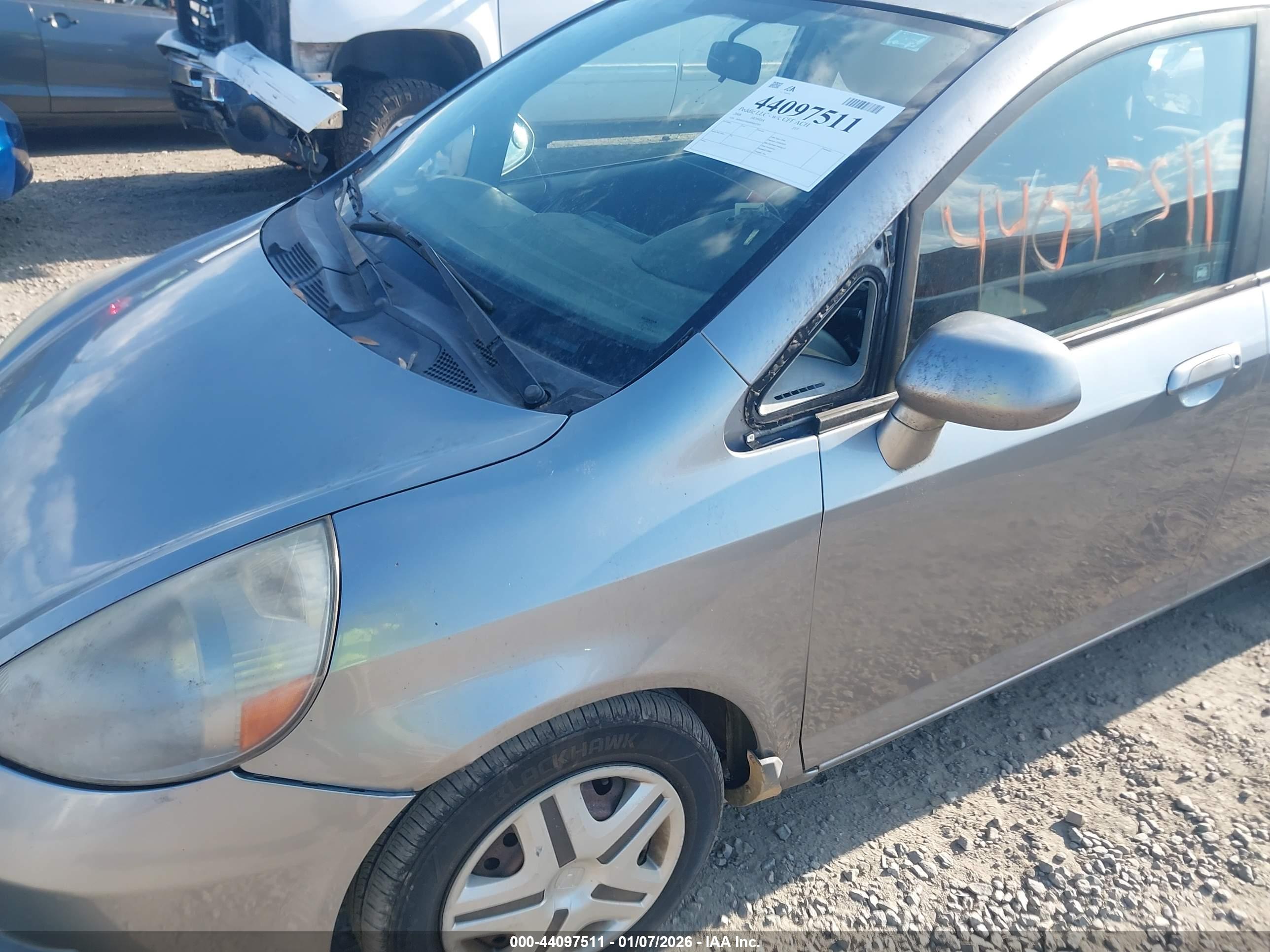 HONDA FIT image 6