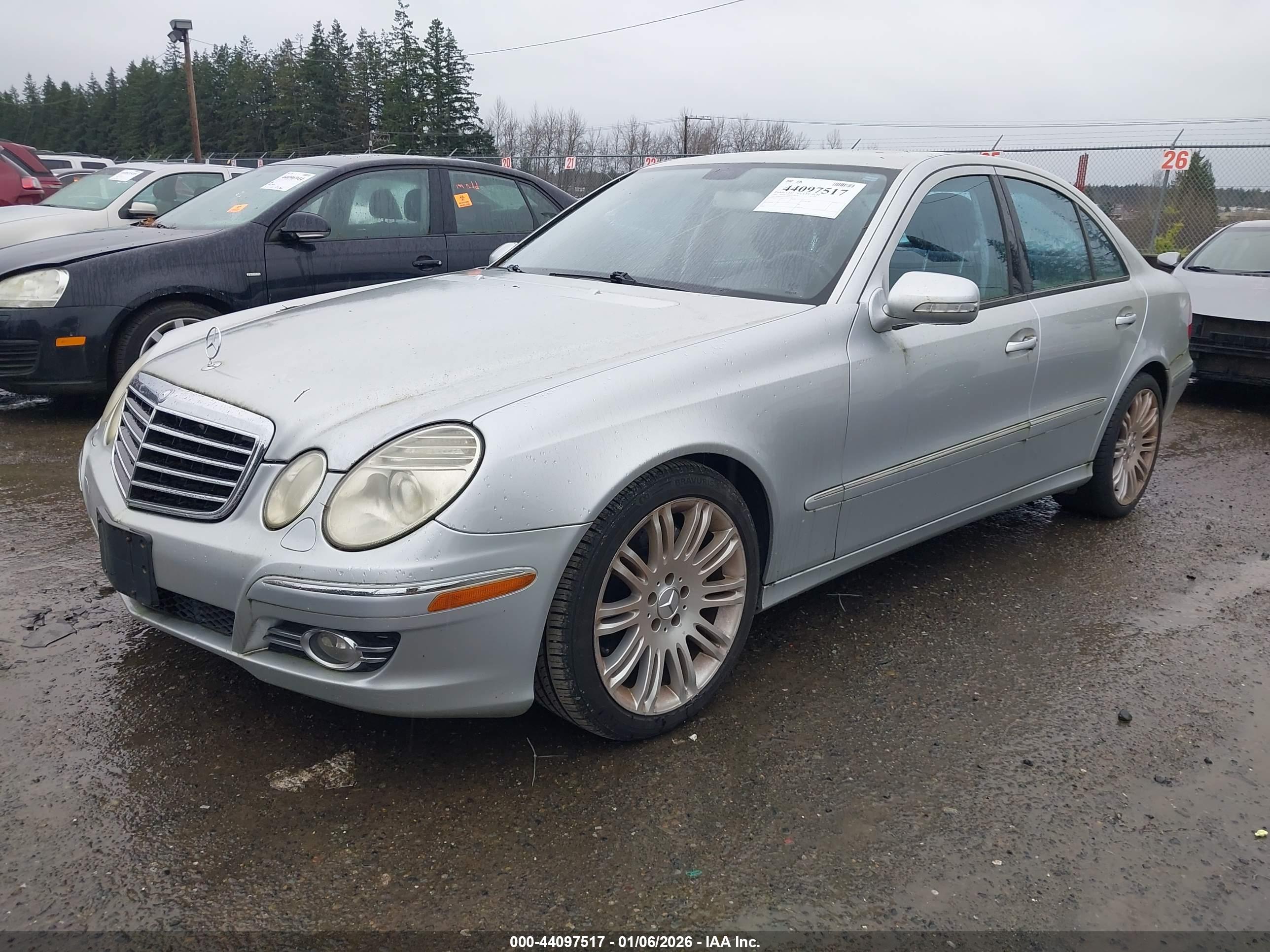 MERCEDES-BENZ E image 2