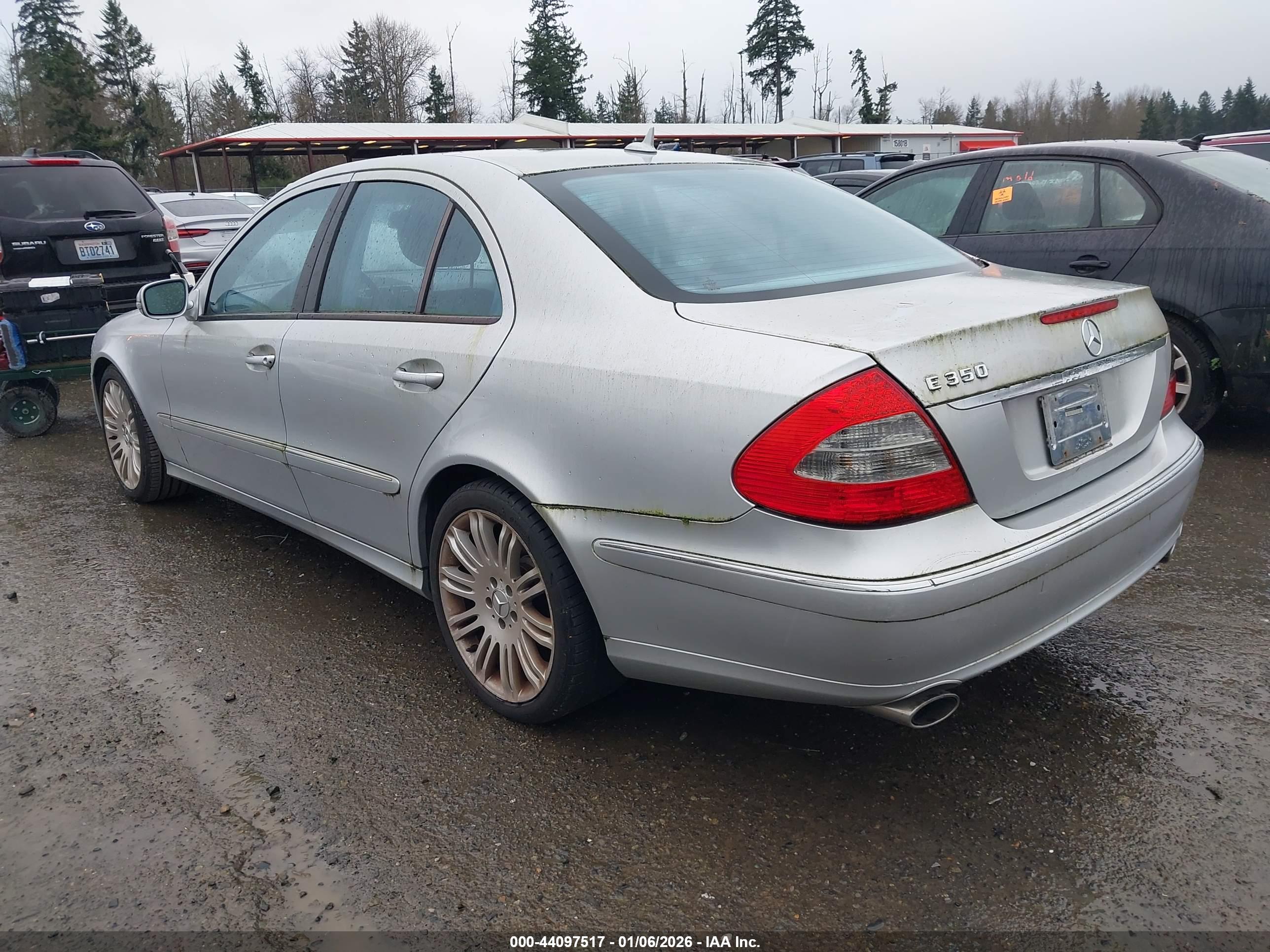 MERCEDES-BENZ E image 3