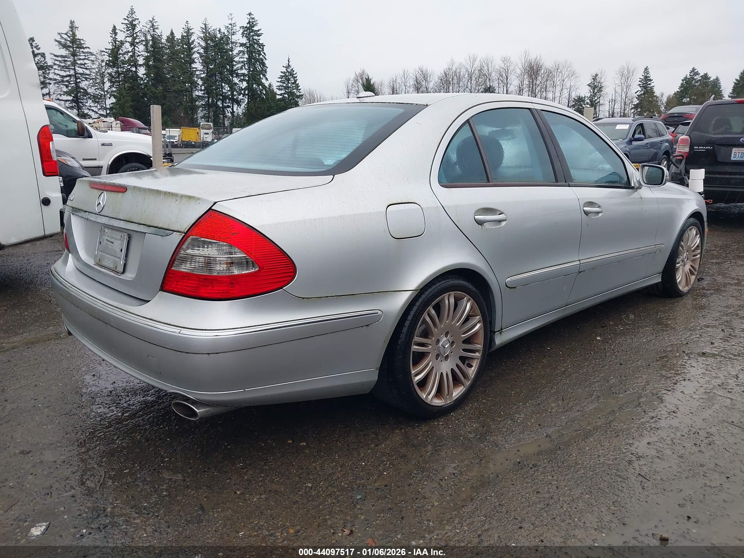 MERCEDES-BENZ E image 4