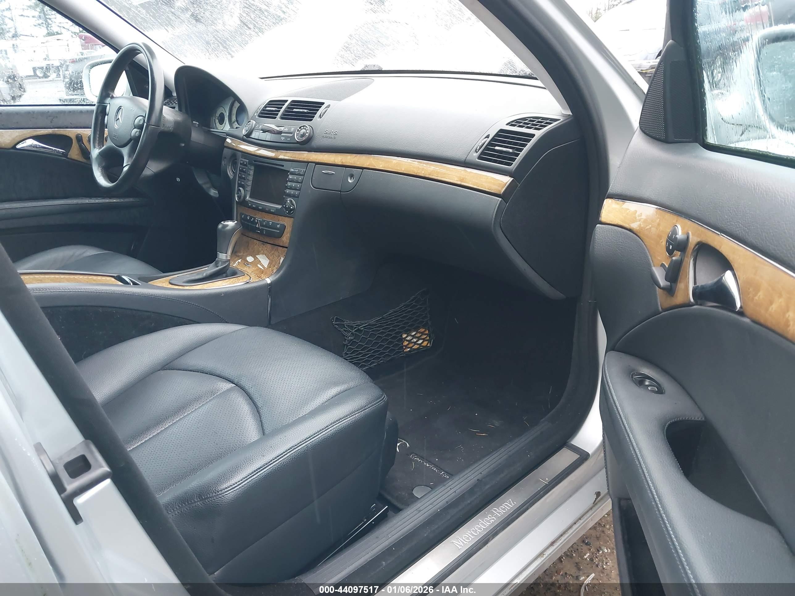 MERCEDES-BENZ E image 5