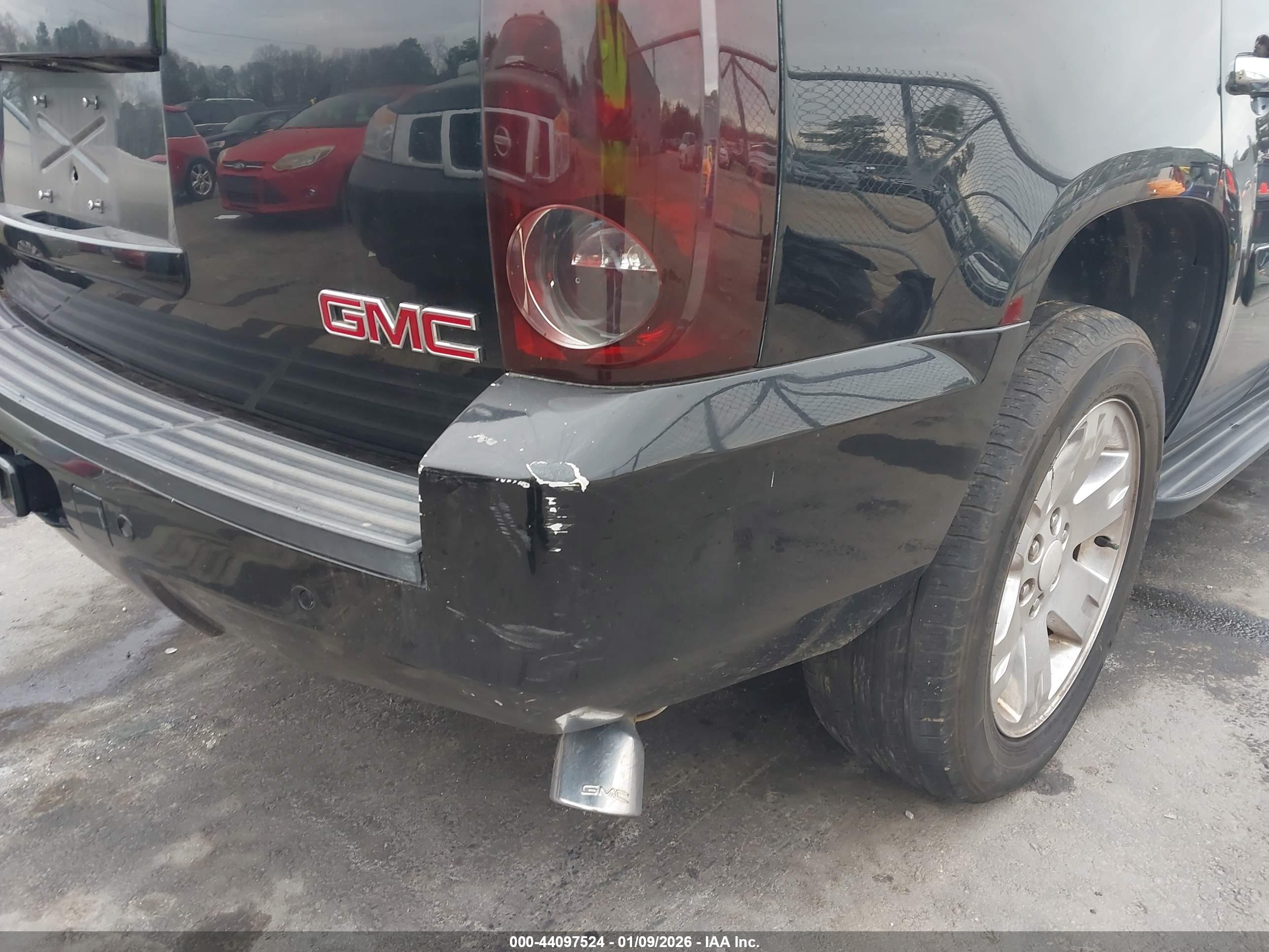 GMC YUKON image 6