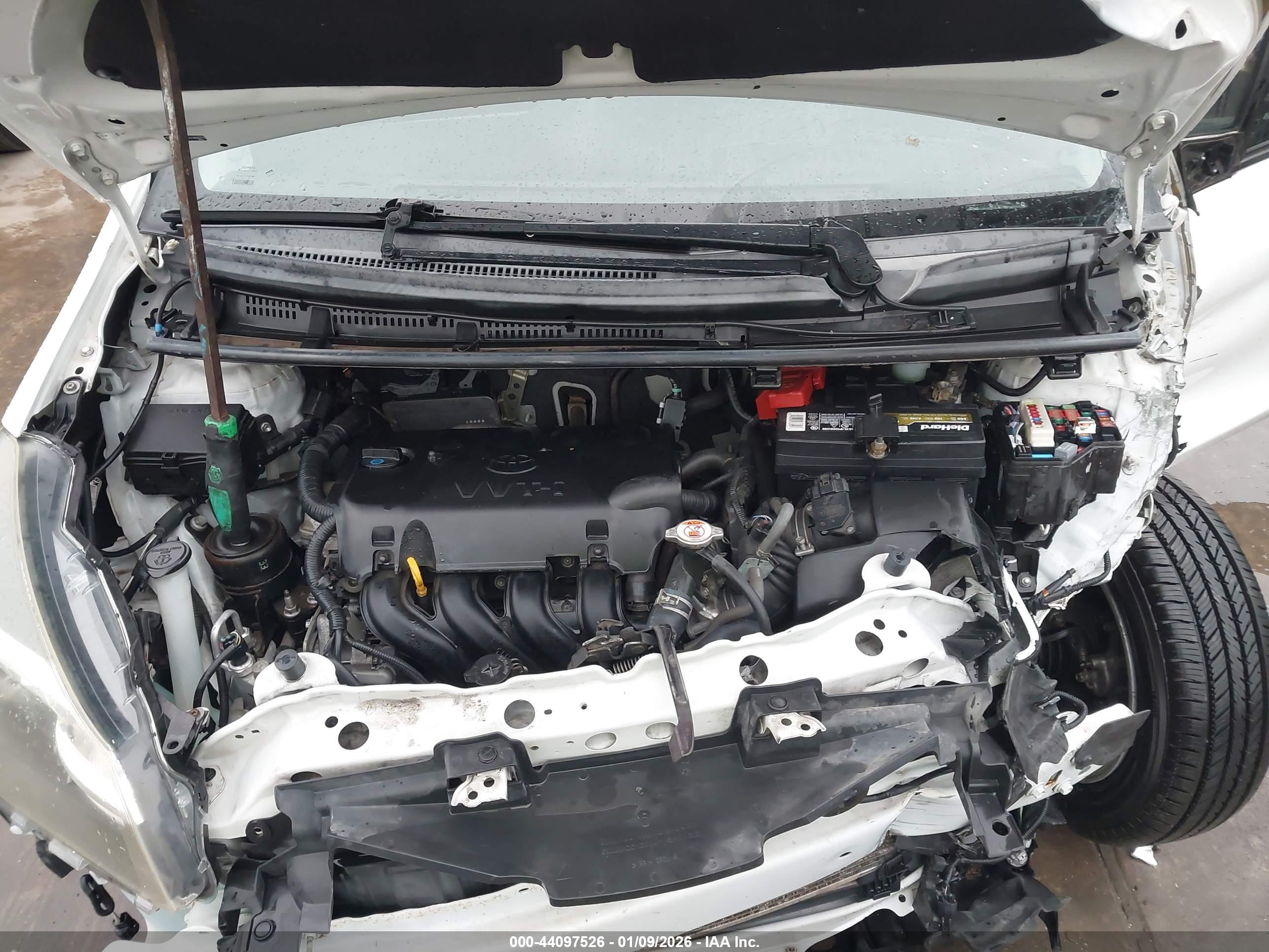 TOYOTA YARIS image 10