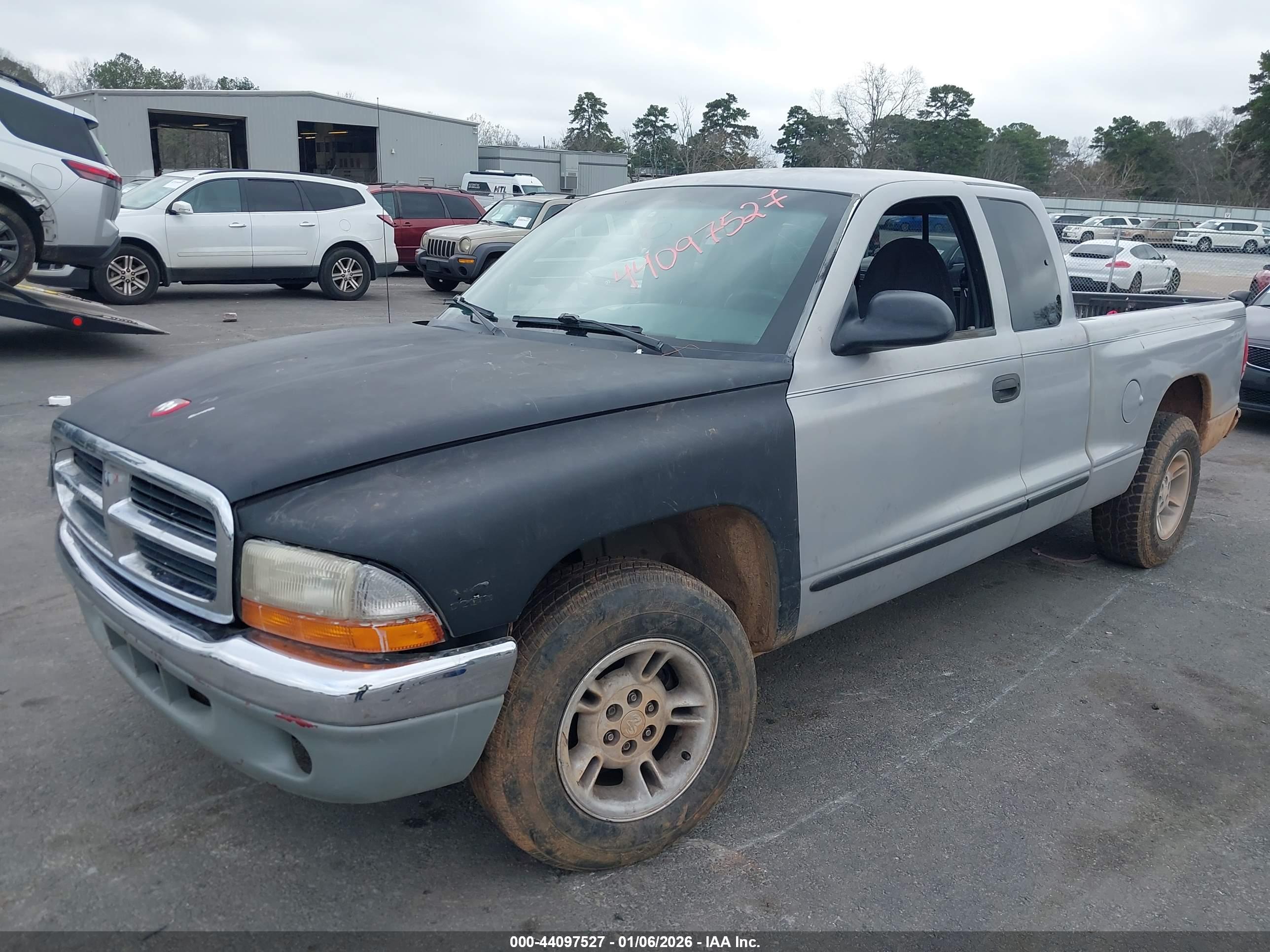 DODGE DAKOTA image 2