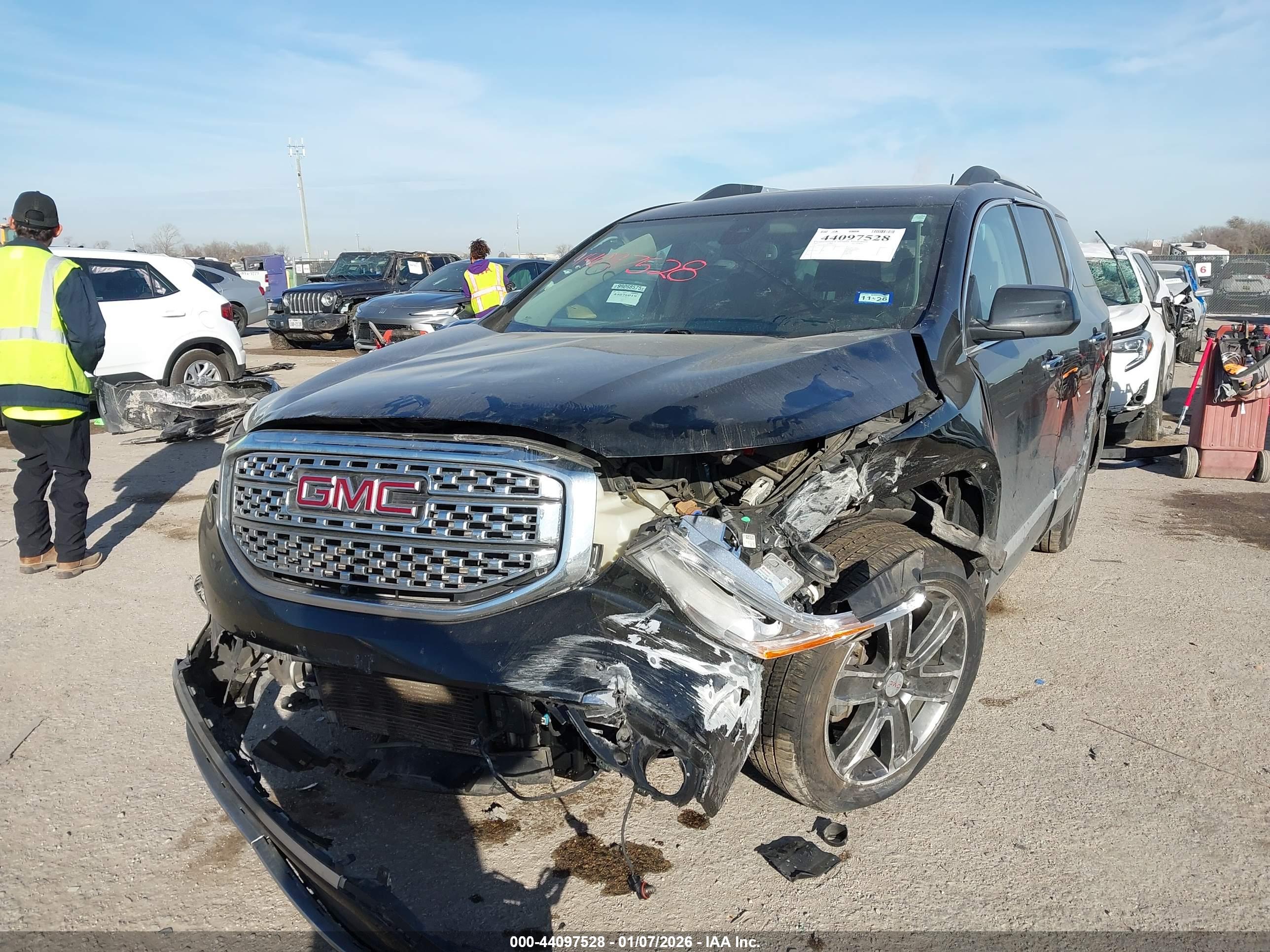 GMC ACADIA image 2