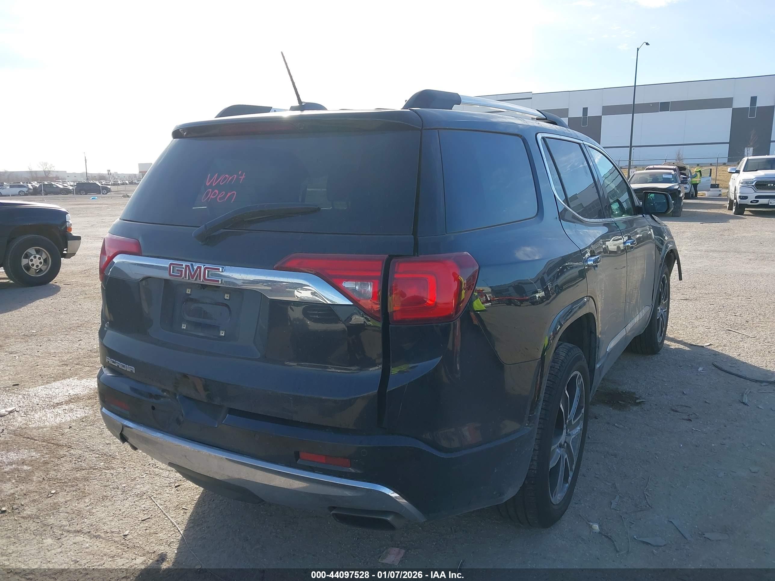 GMC ACADIA image 4
