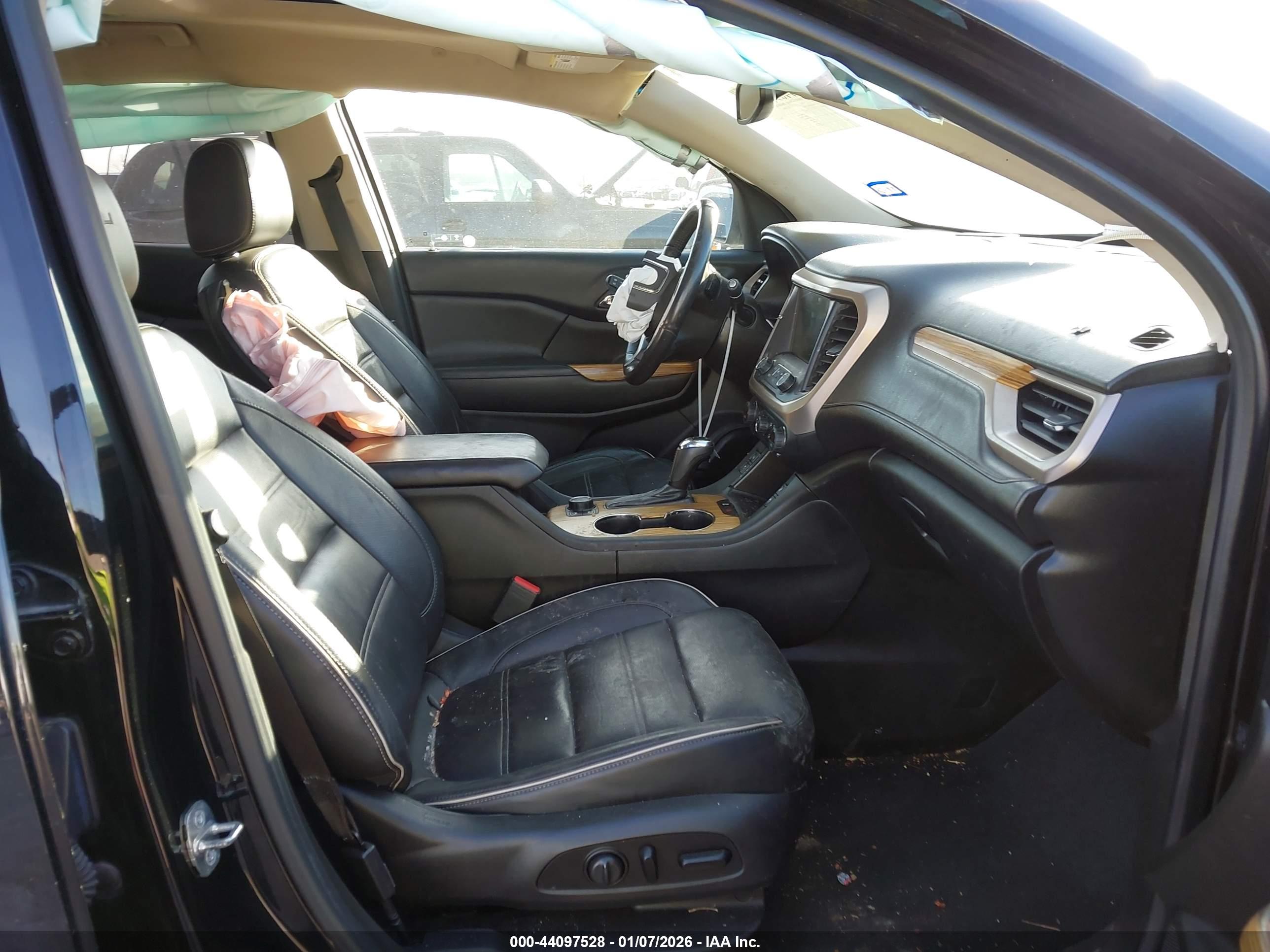 GMC ACADIA image 5