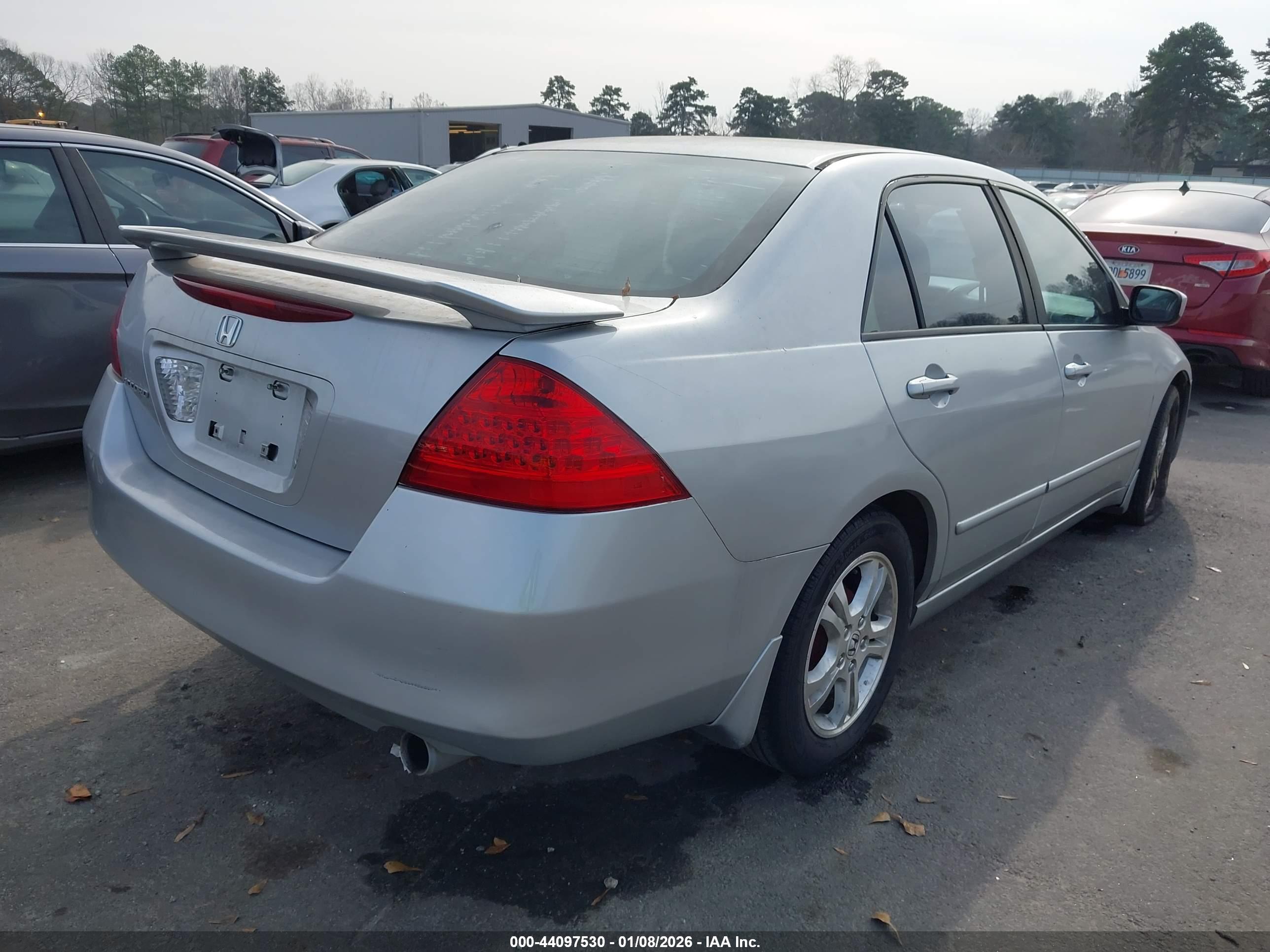 HONDA ACCORD image 4