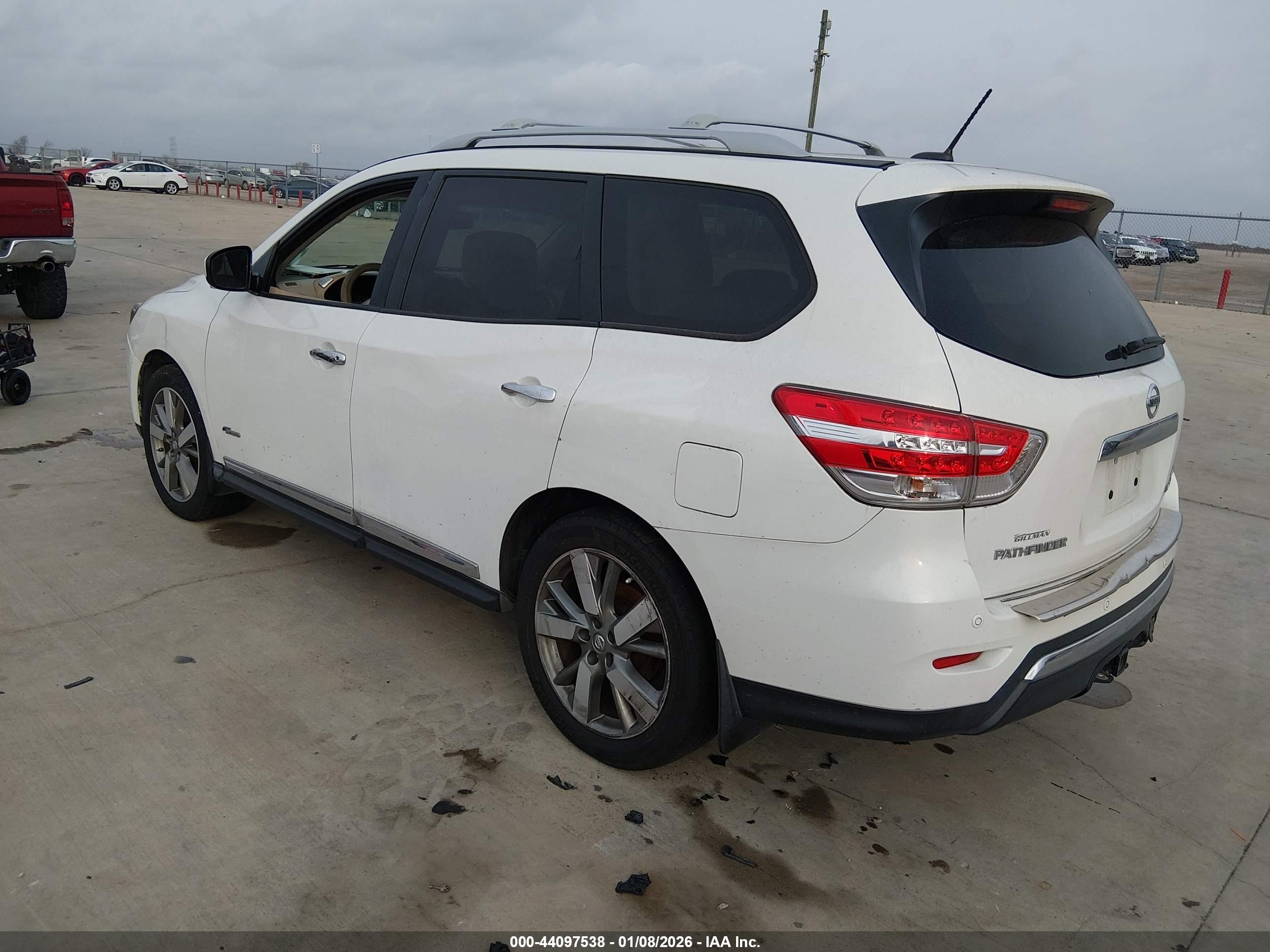 NISSAN PATHFINDER image 3