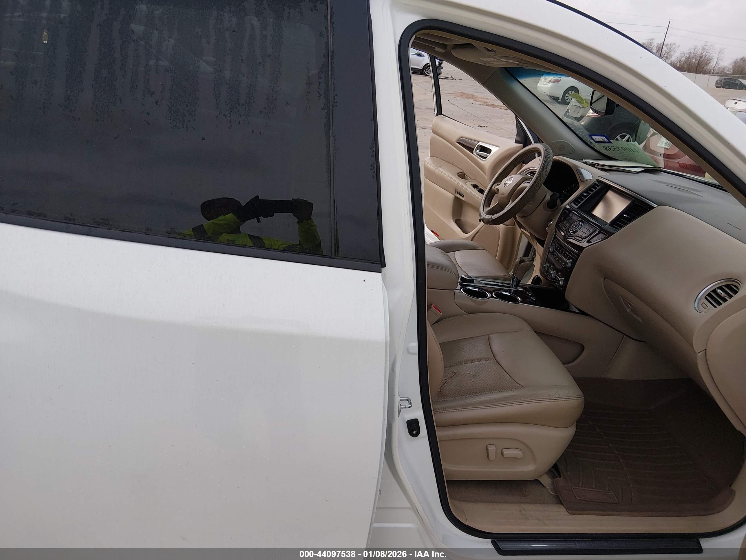 NISSAN PATHFINDER image 5
