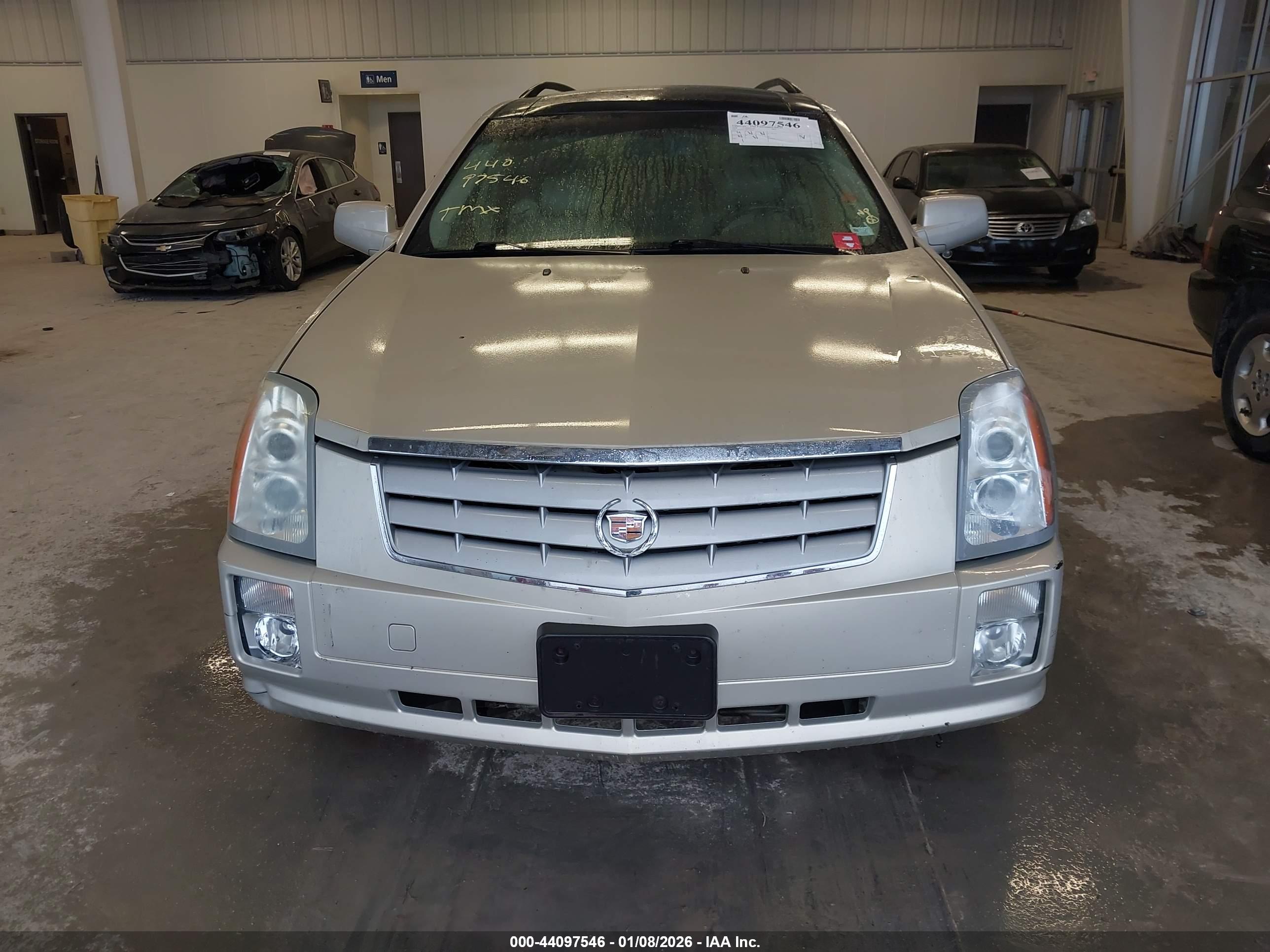 CADILLAC SRX image 6