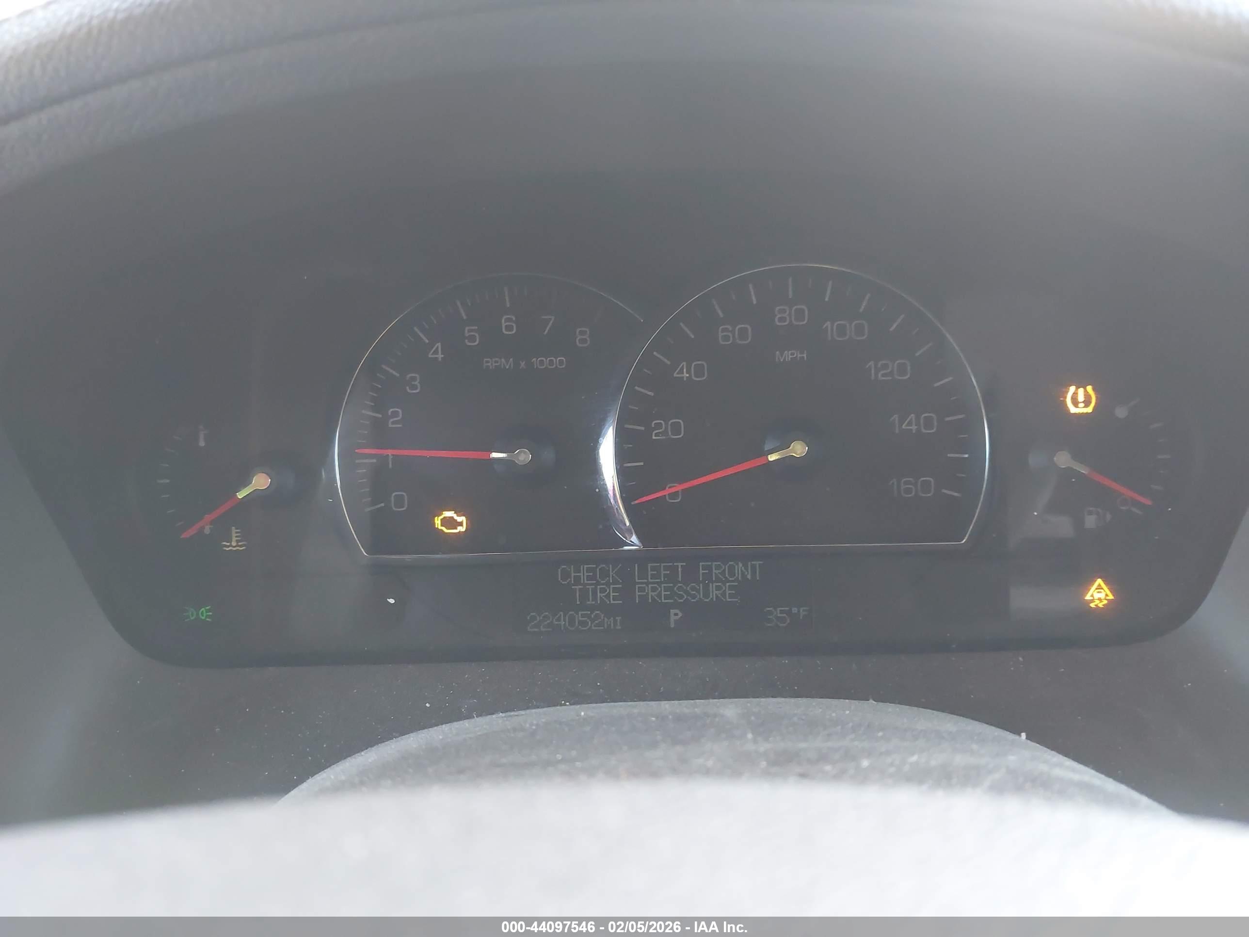 CADILLAC SRX image 7