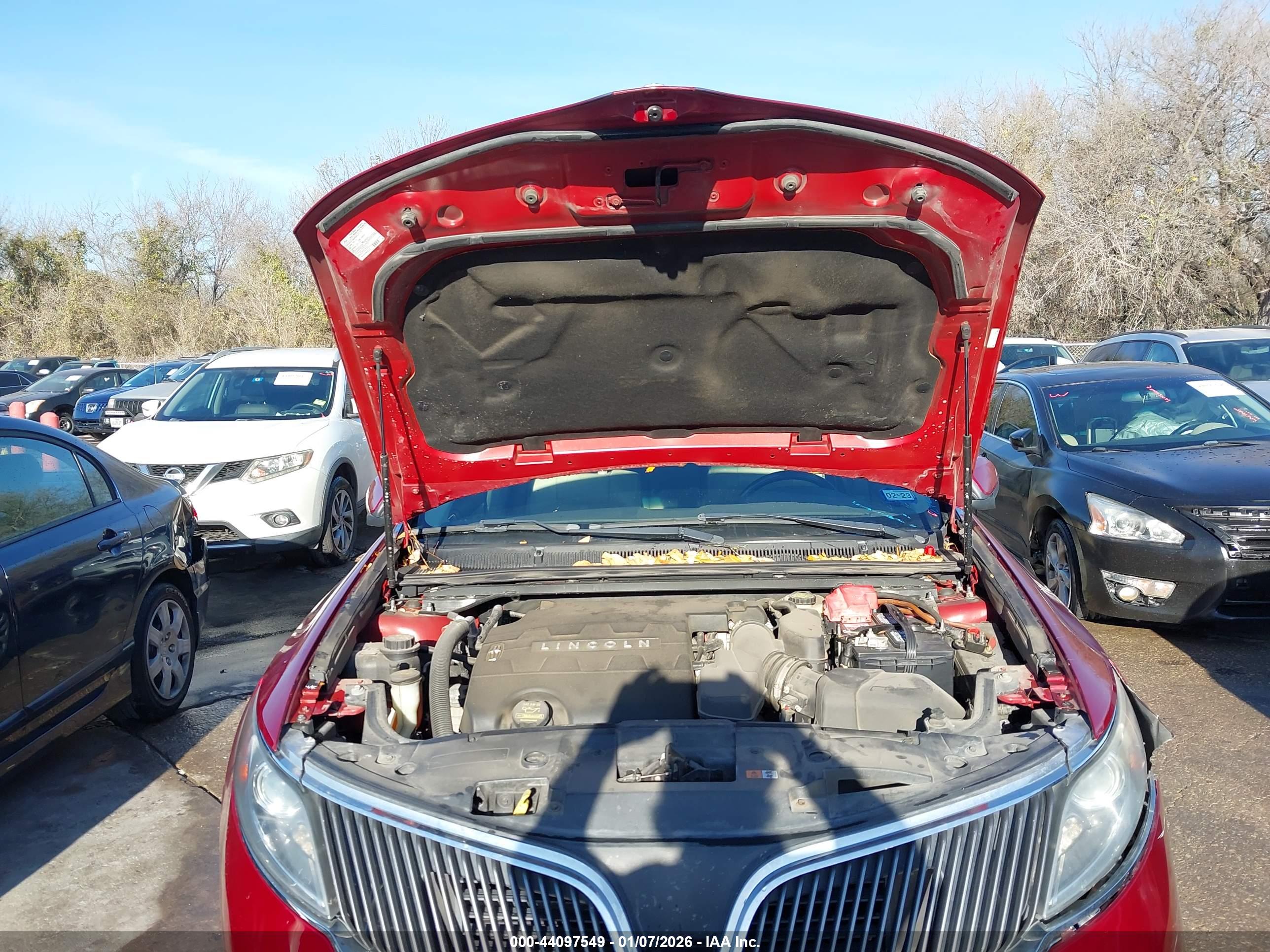 LINCOLN MKS image 10
