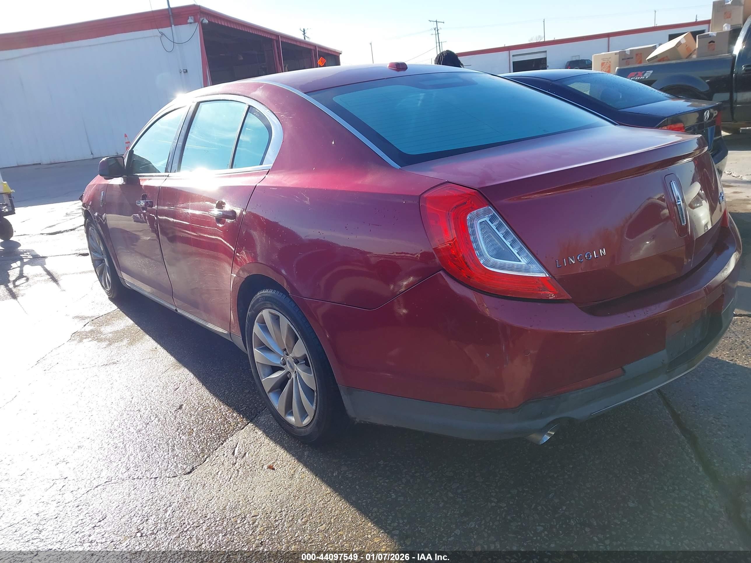 LINCOLN MKS image 3