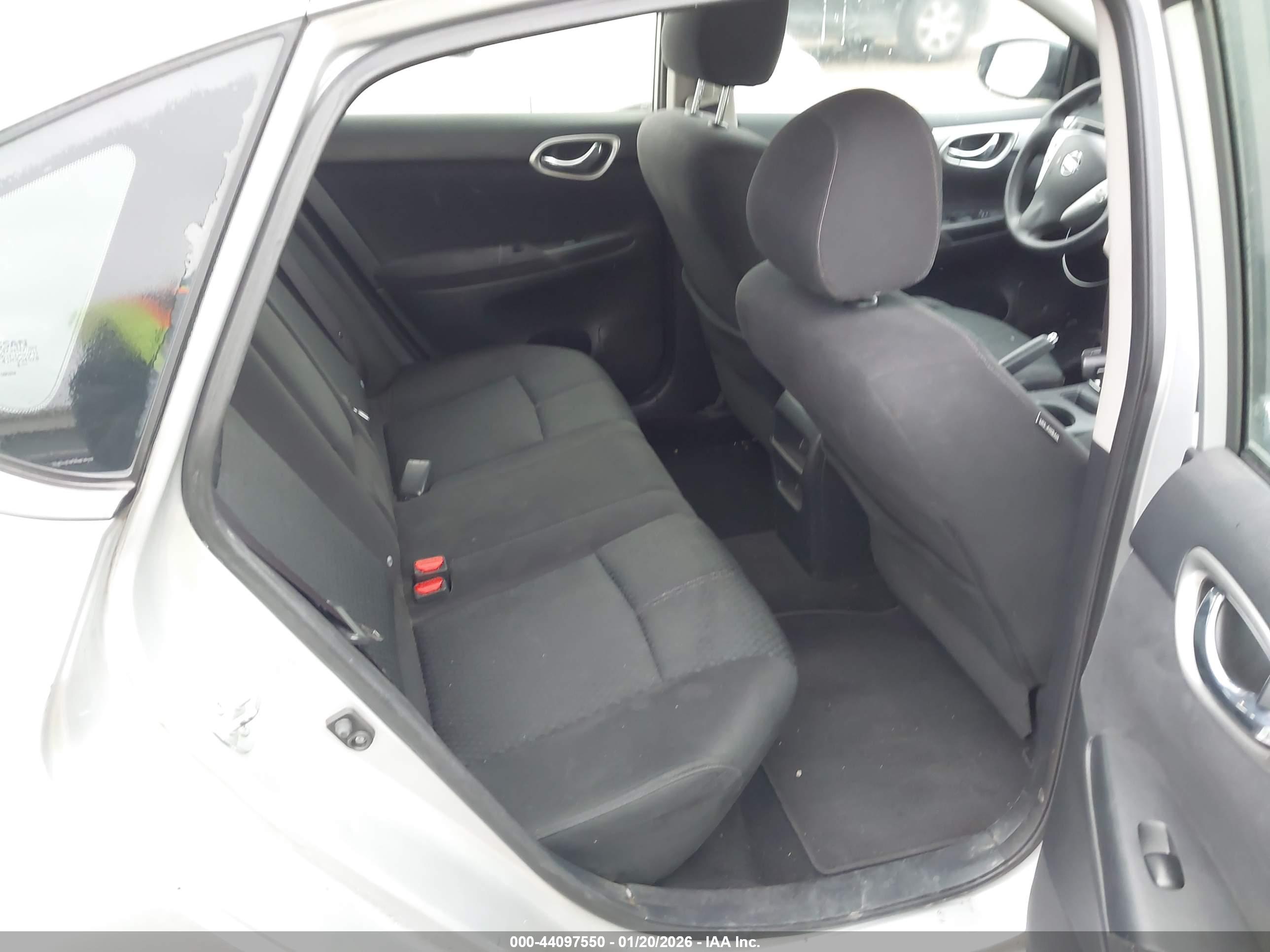 NISSAN SENTRA image 8